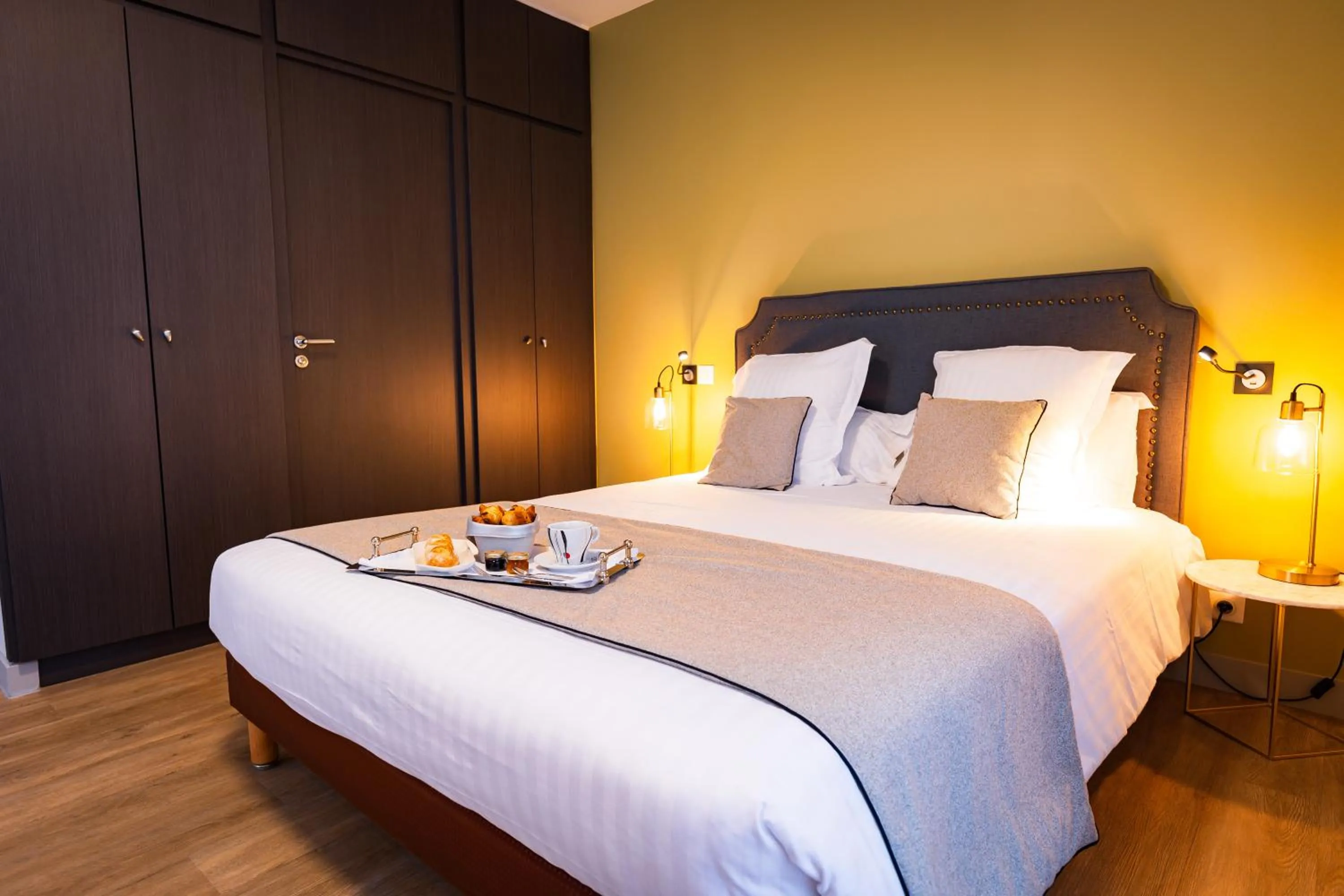 Bedroom, Bed in Grand Hôtel du Luxembourg & Spa