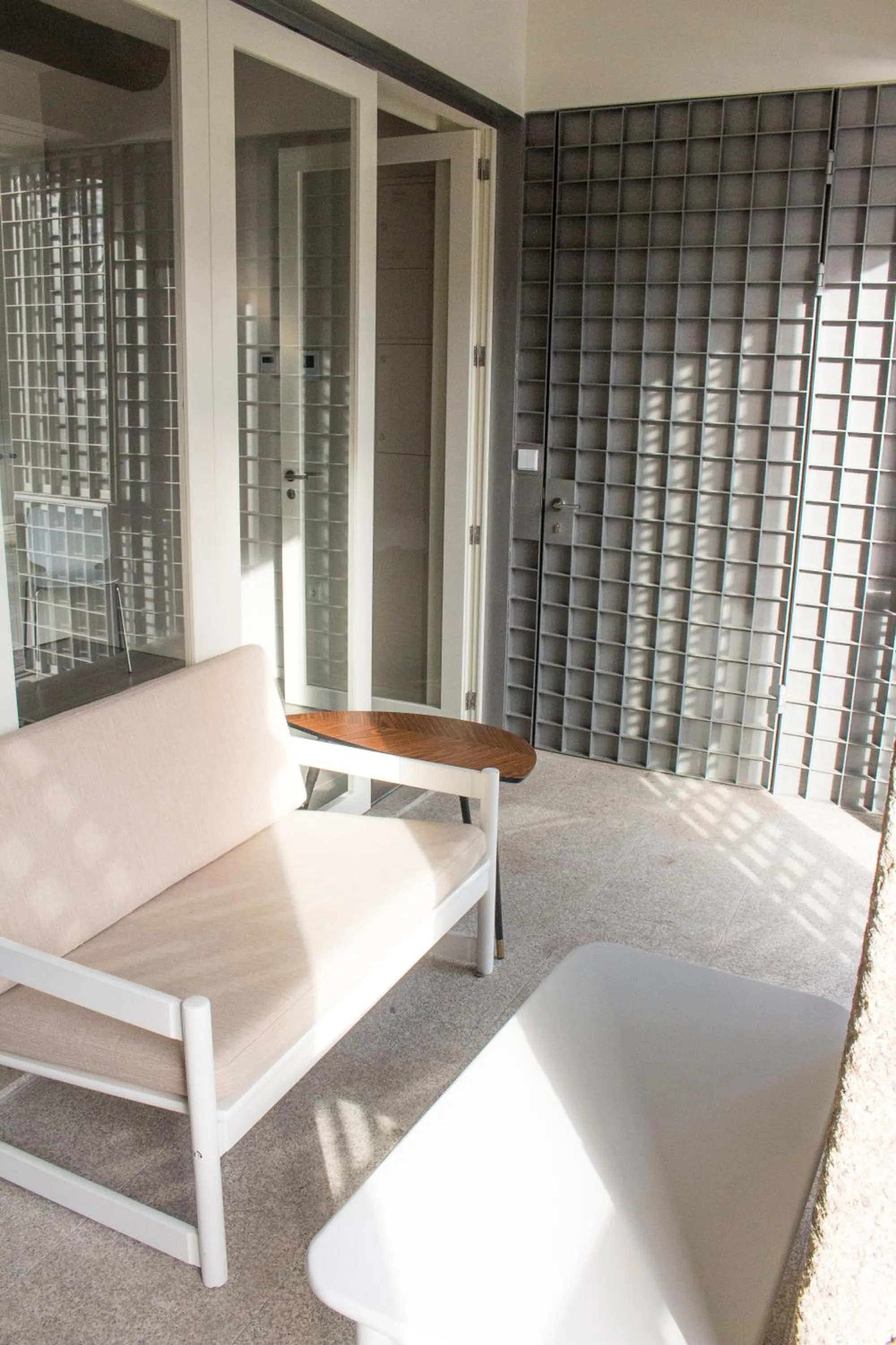 Seating area in Oporto Trendy River