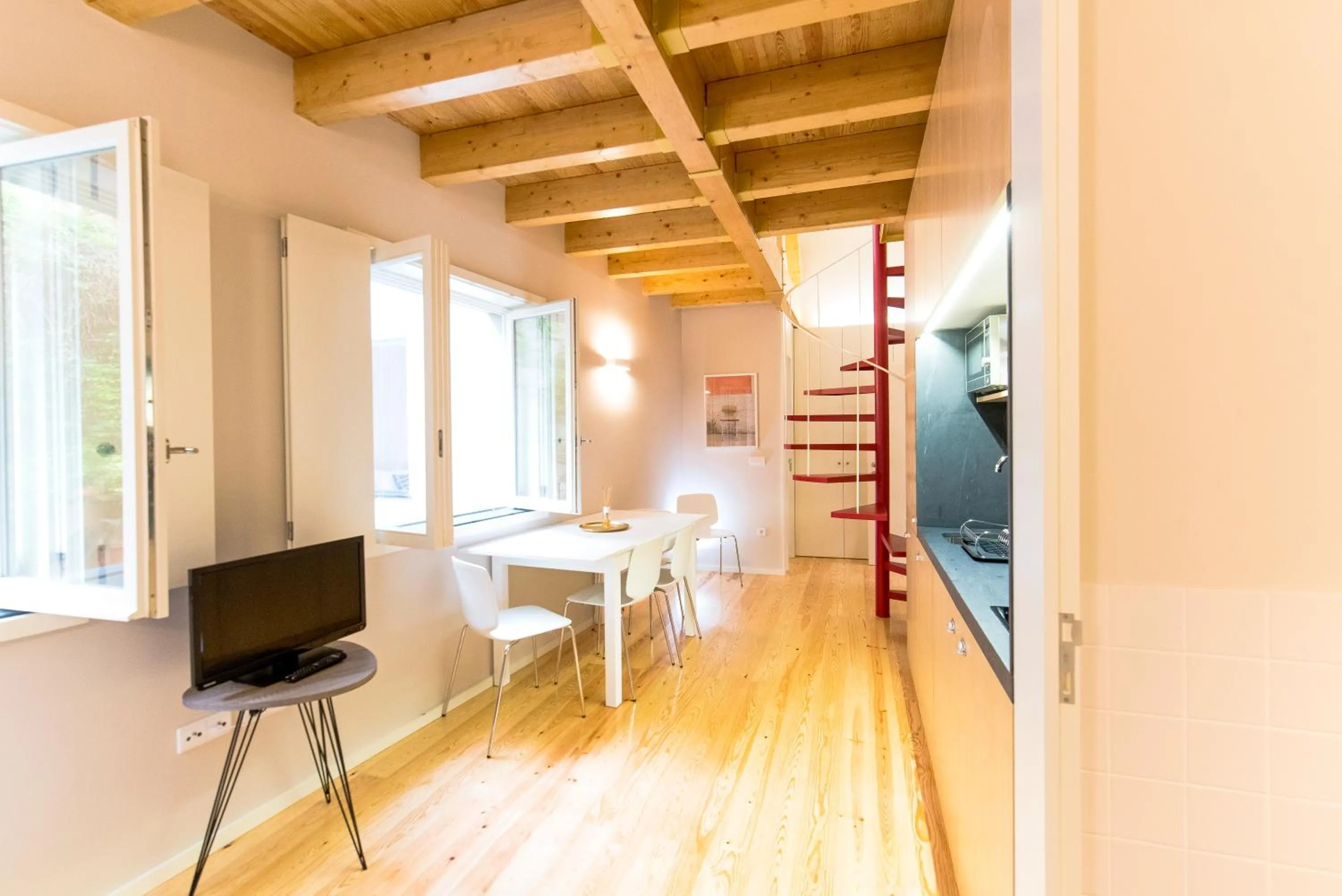 TV and multimedia in Oporto Trendy River