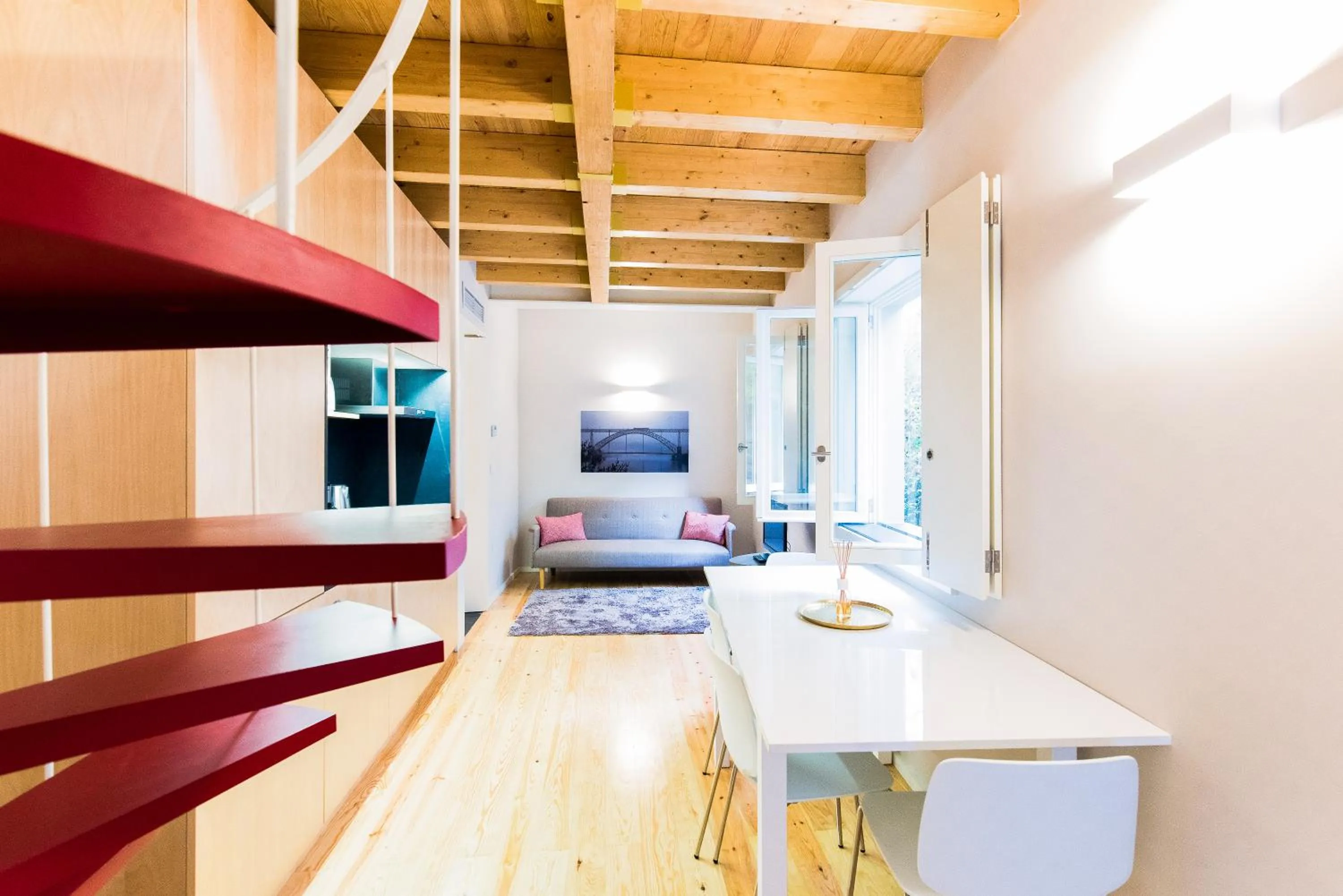 Photo of the whole room, Bed in Oporto Trendy River