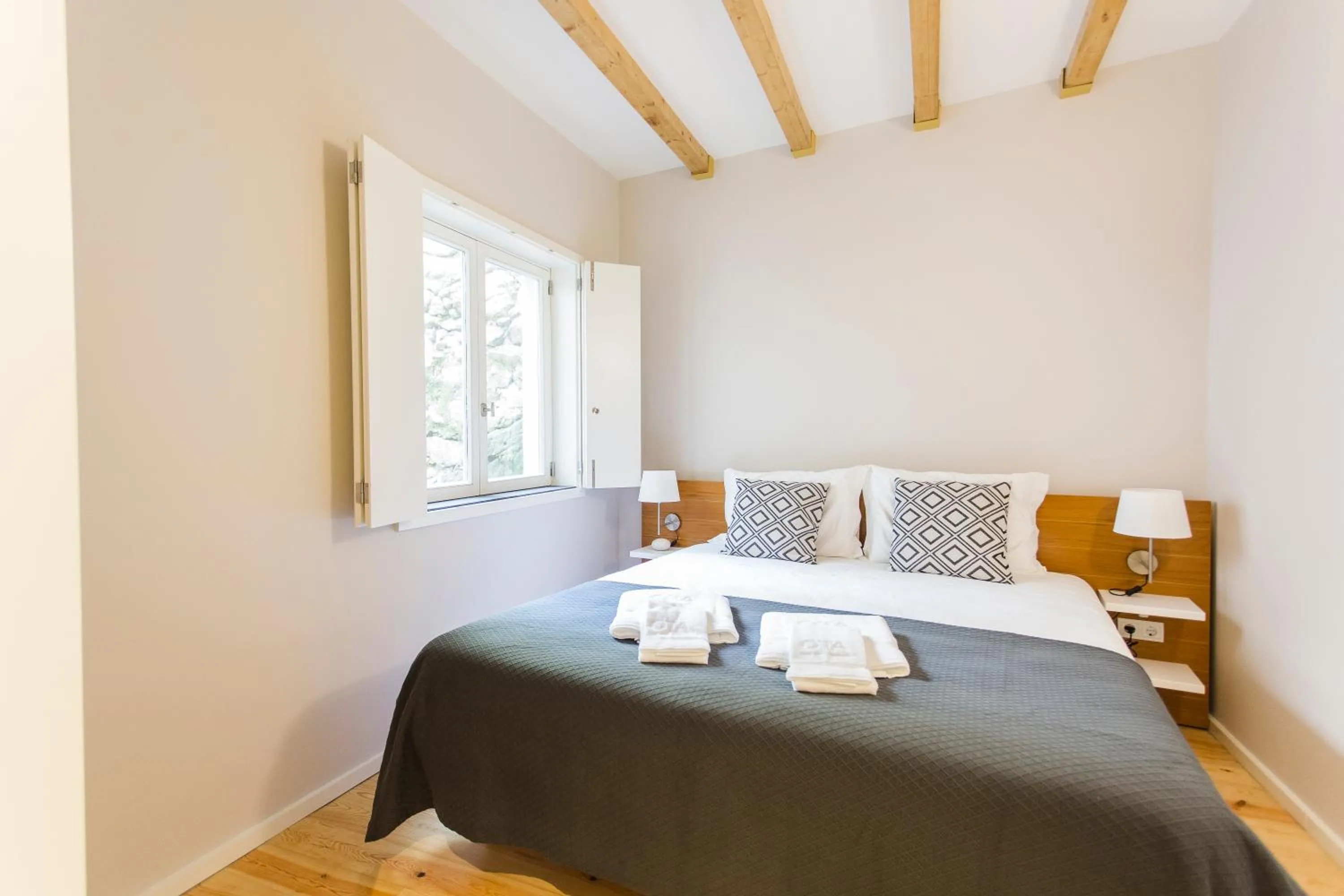 Bed in Oporto Trendy River