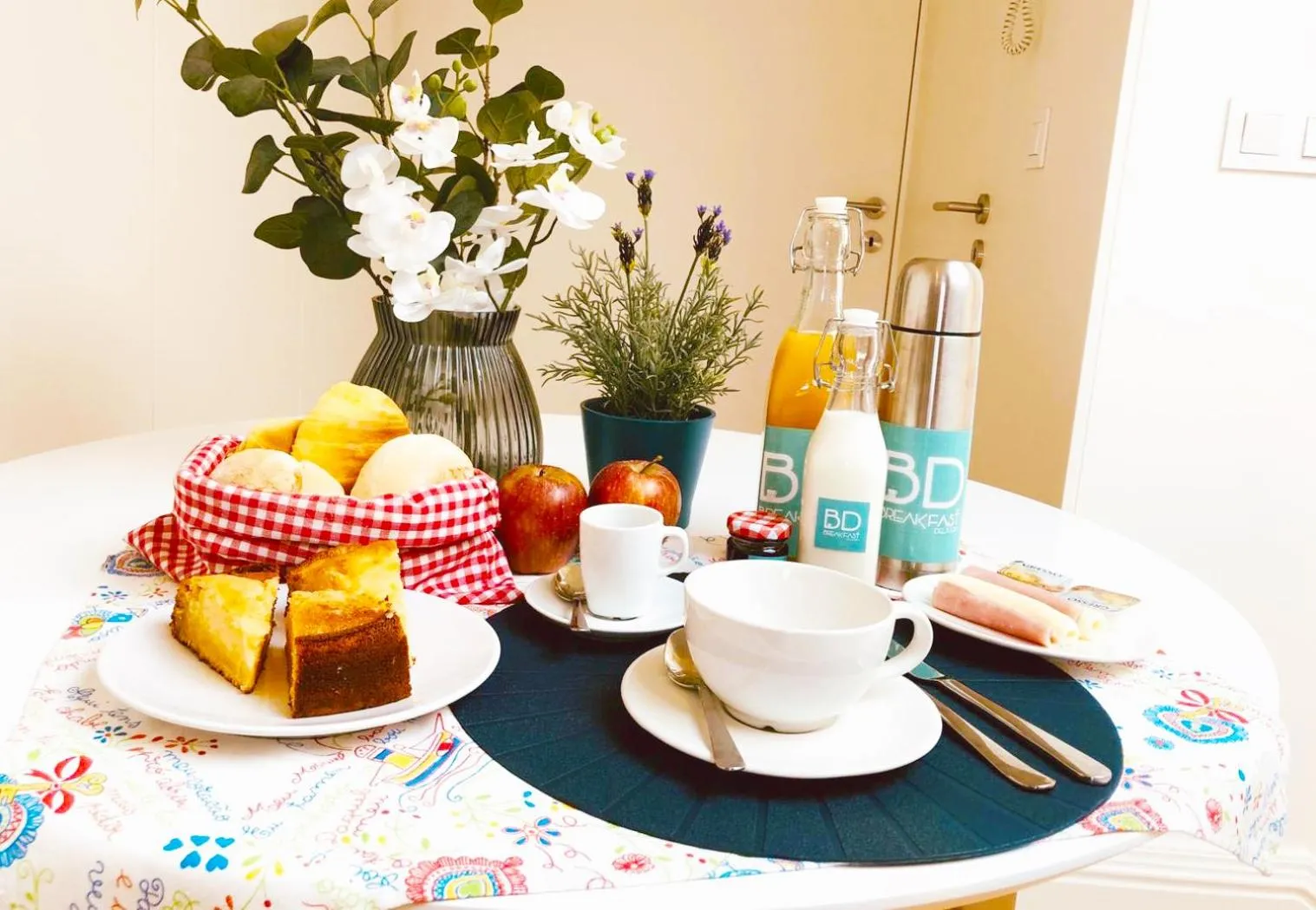 Coffee/tea facilities in Oporto Trendy River