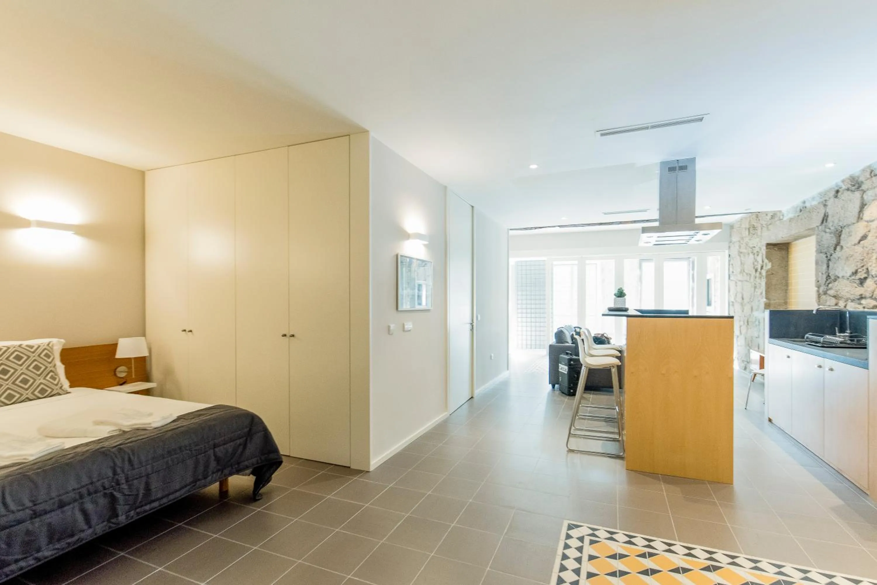 Photo of the whole room, Bed in Oporto Trendy River