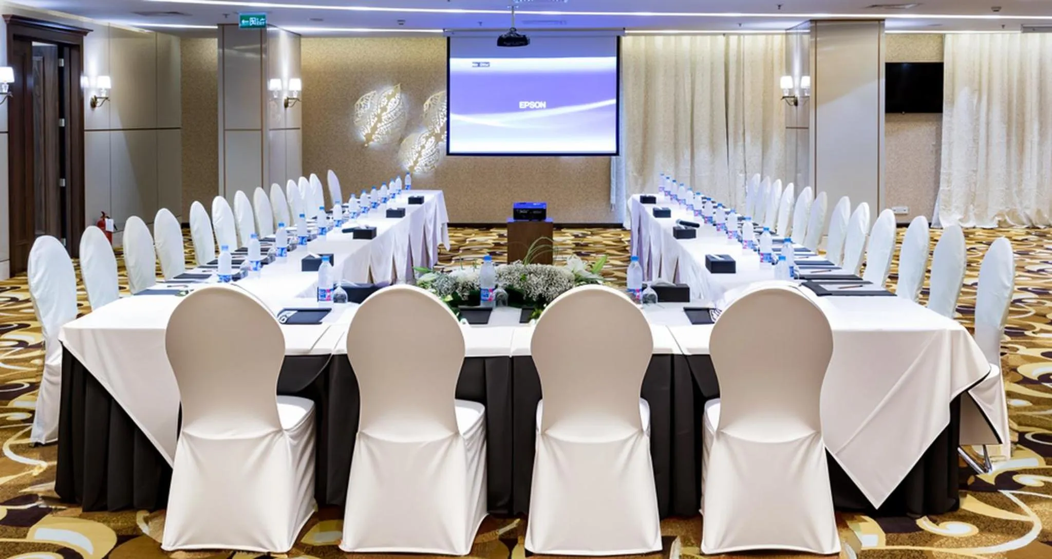Meeting/conference room in M Hotel Makkah by Millennium