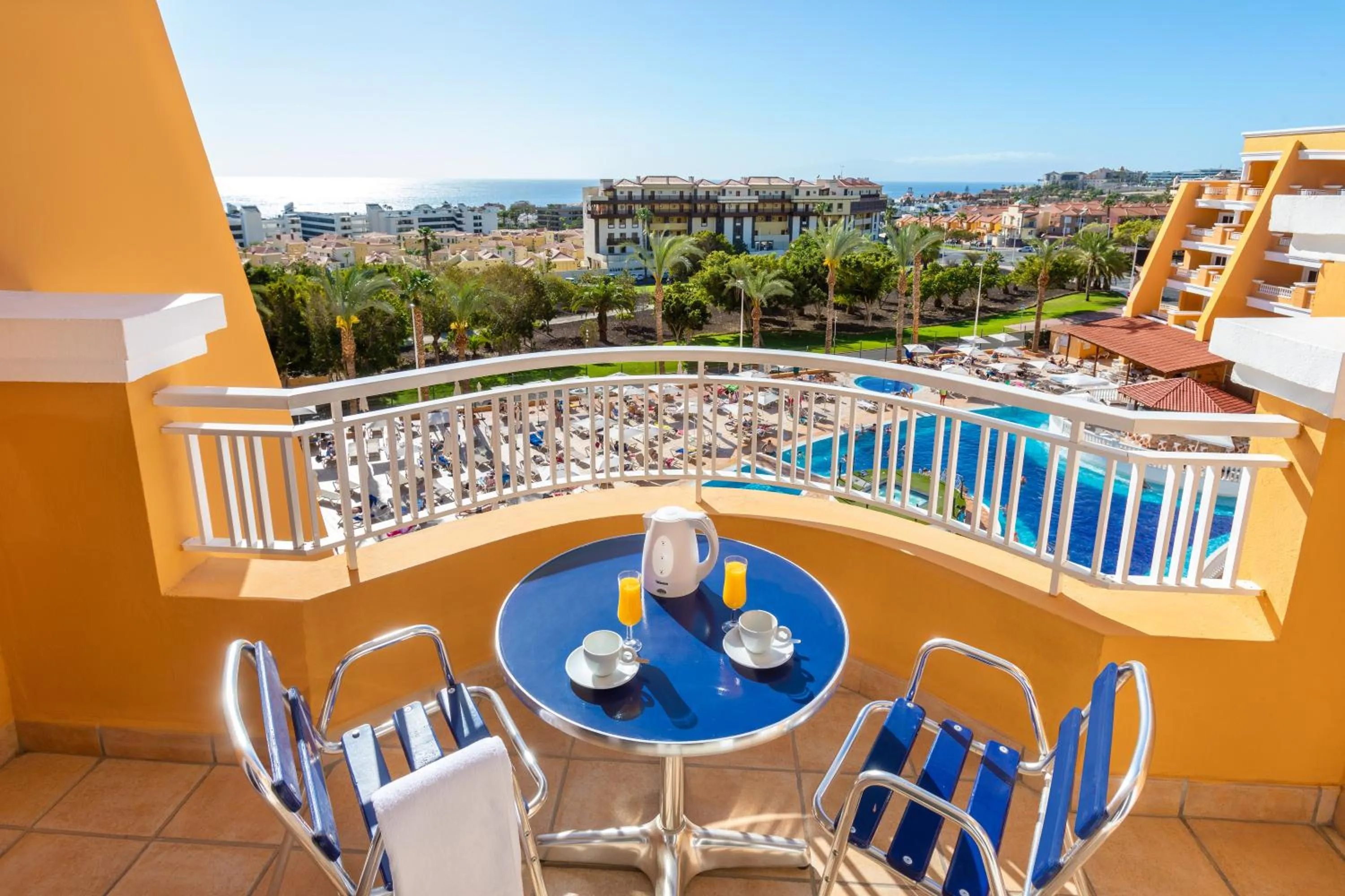 Property building in Chatur Playa Real Resort