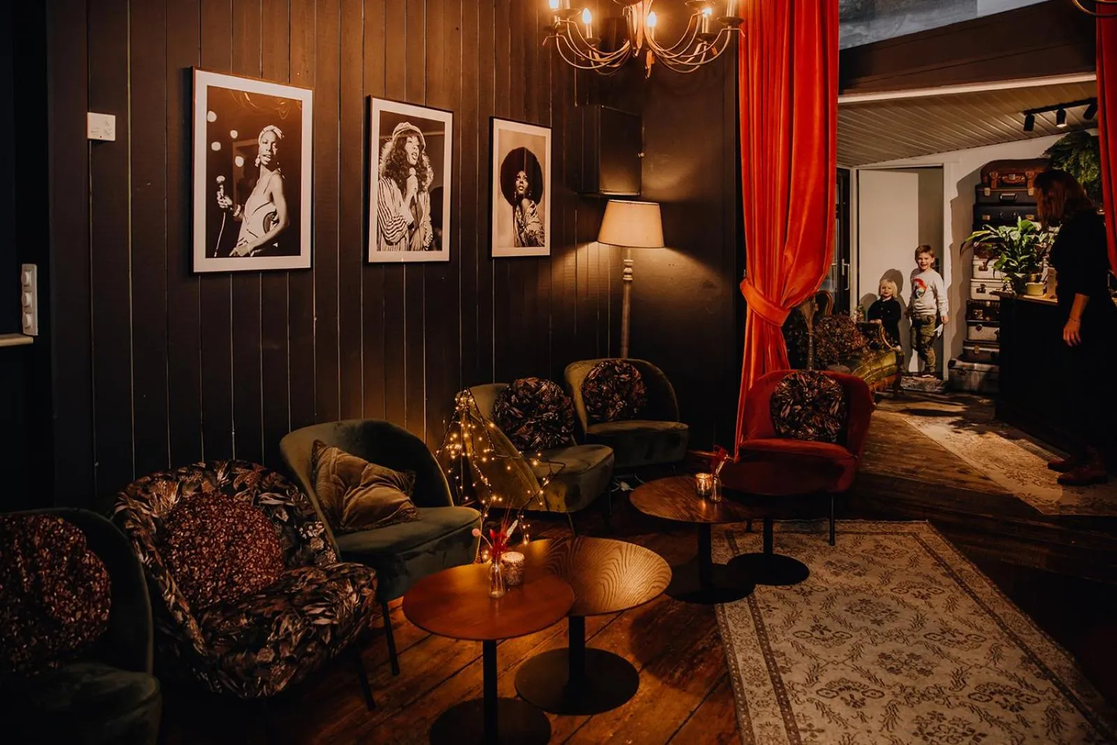 Living room in Hotel Rose Red