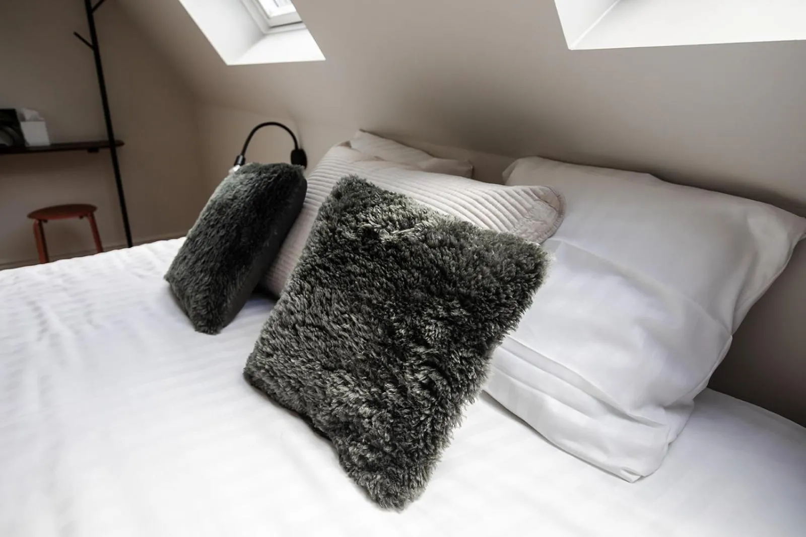 Decorative detail, Bed in Hotel Rose Red