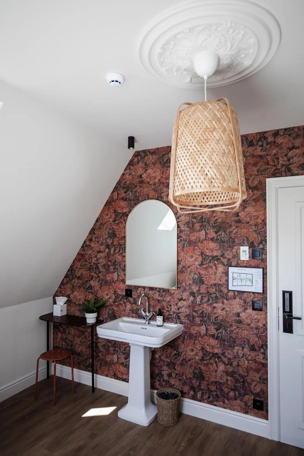 Other in Hotel Rose Red