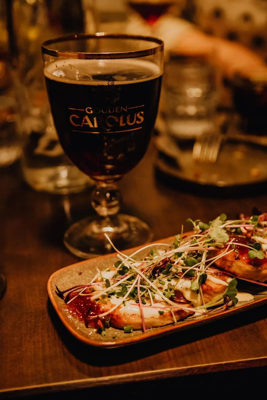 Food and drinks in Hotel Rose Red