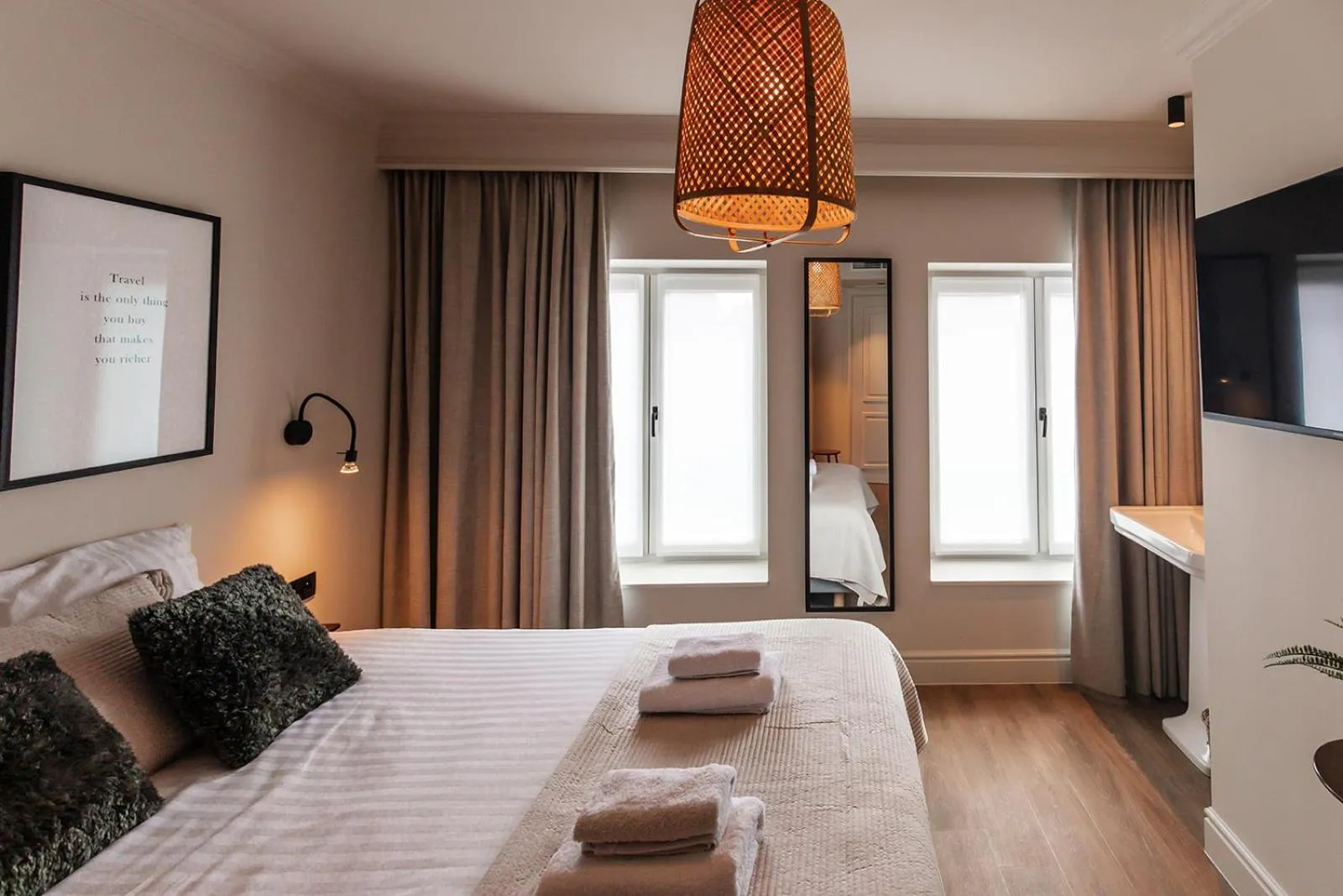 Bedroom, Bed in Hotel Rose Red