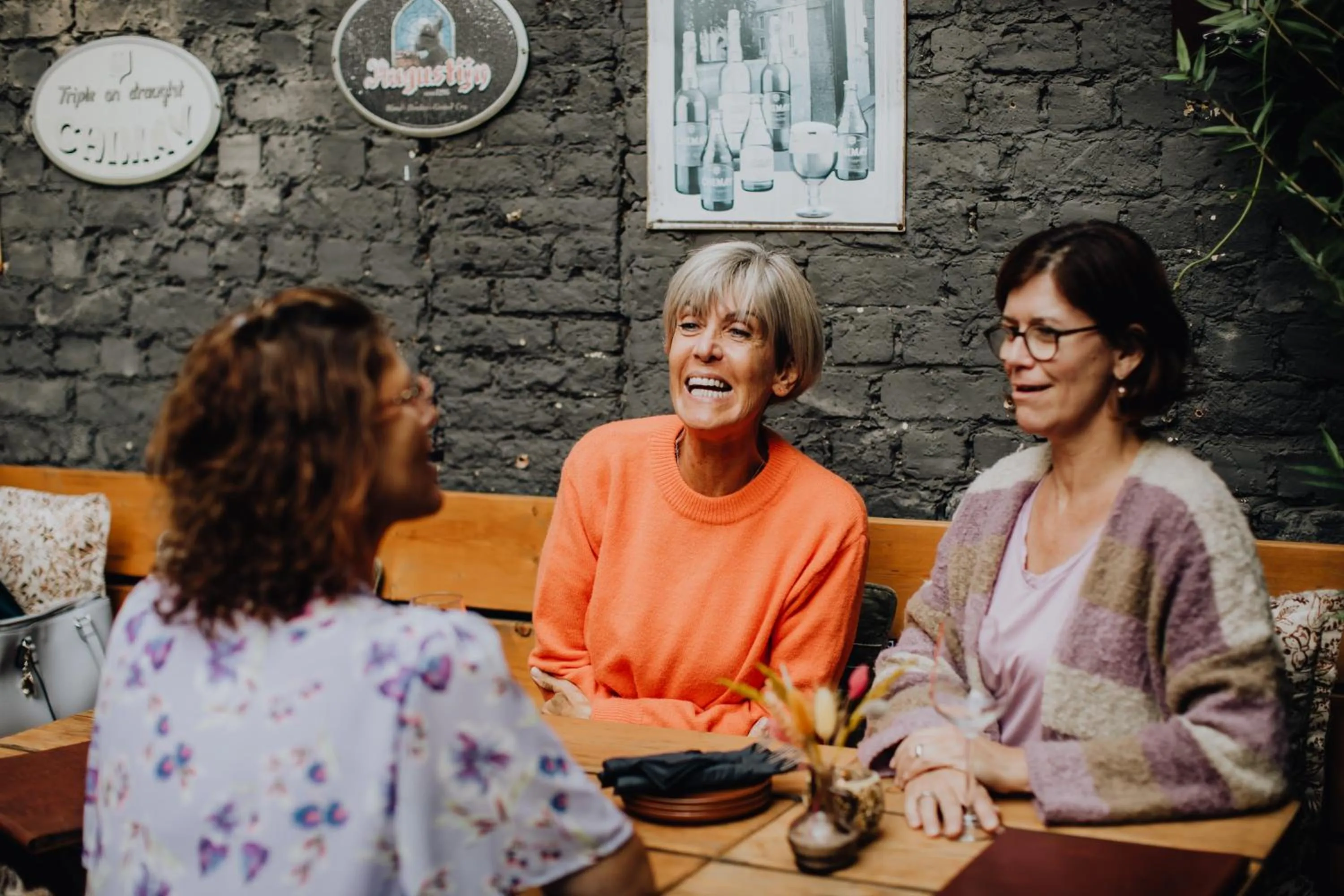 group of guests in Hotel Rose Red