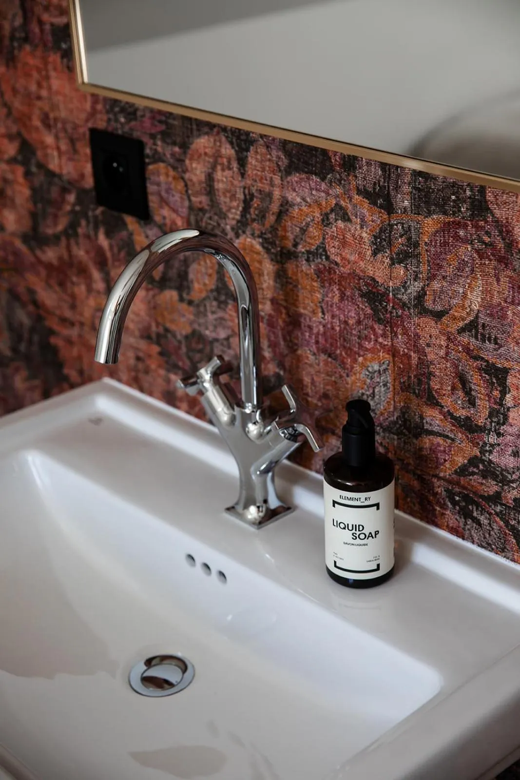 Bathroom in Hotel Rose Red