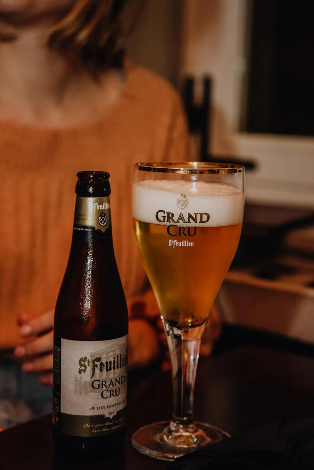 Drinks in Hotel Rose Red