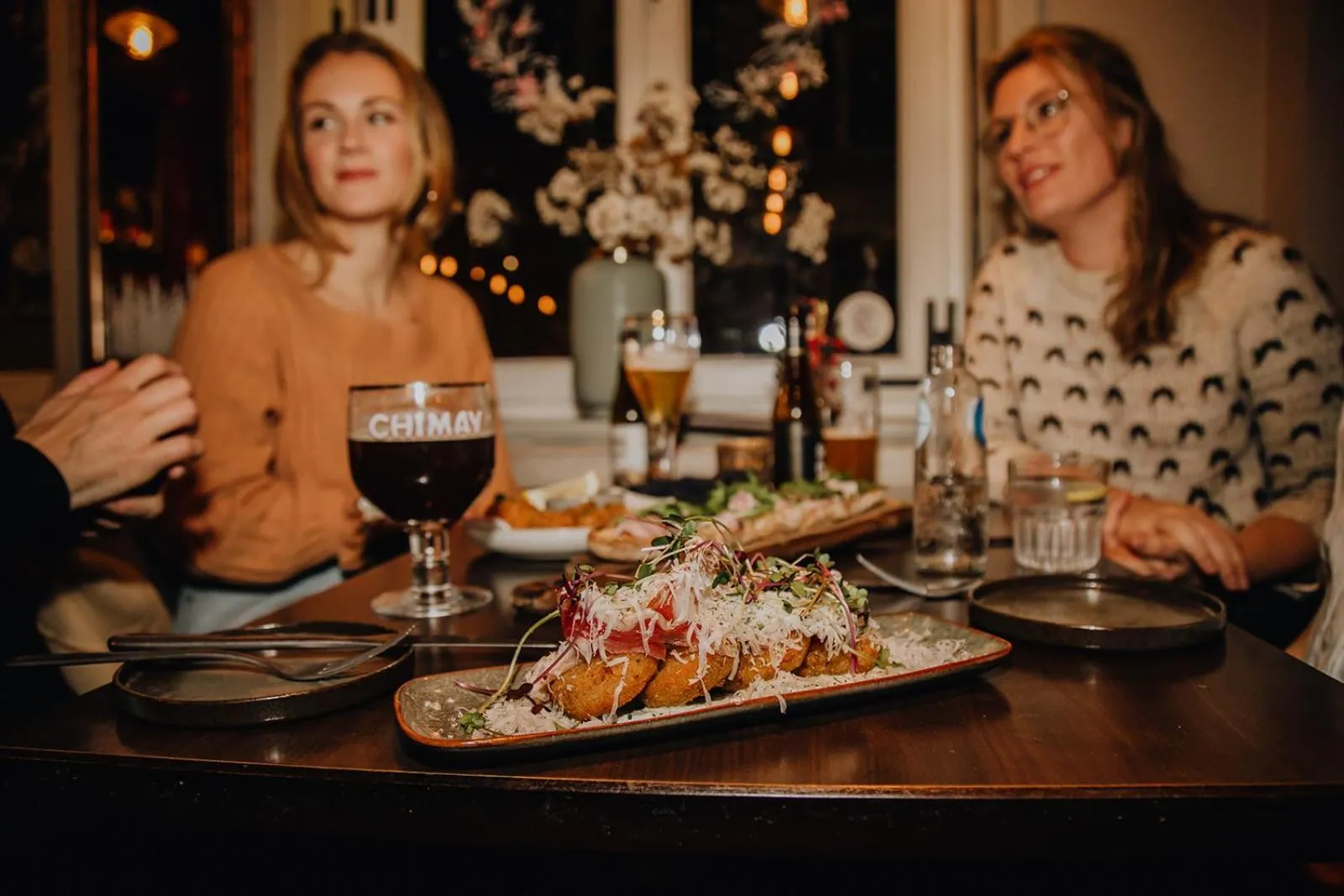 Food and drinks in Hotel Rose Red