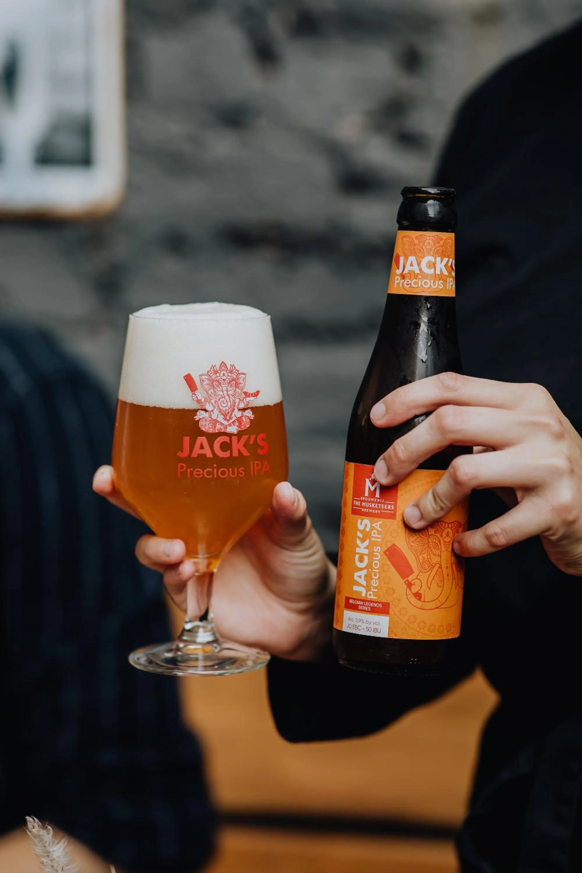 Drinks in Hotel Rose Red