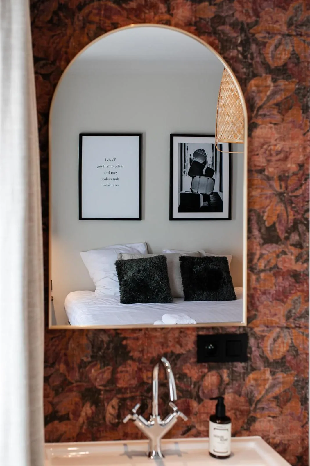 Decorative detail, Bed in Hotel Rose Red