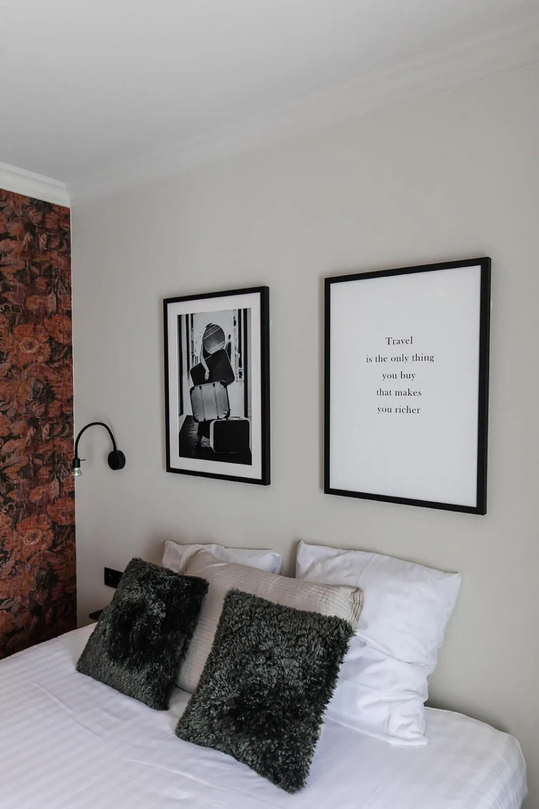 Bedroom, Bed in Hotel Rose Red