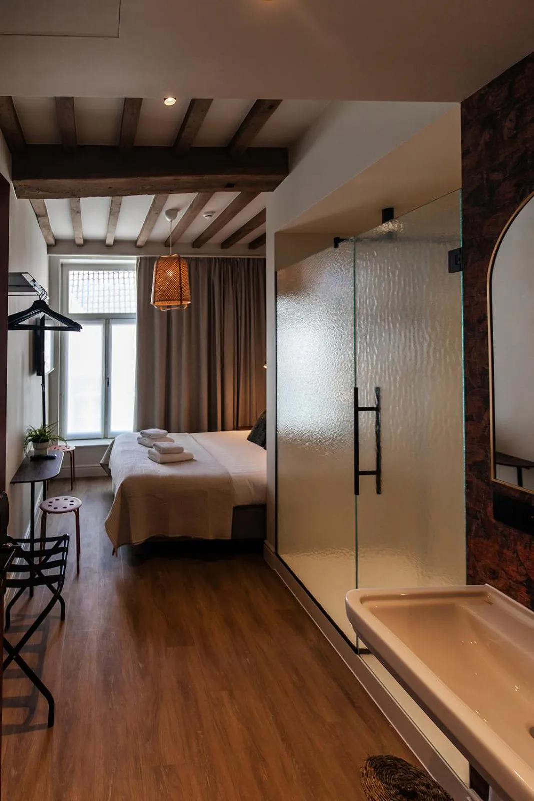 Bedroom, Bed in Hotel Rose Red