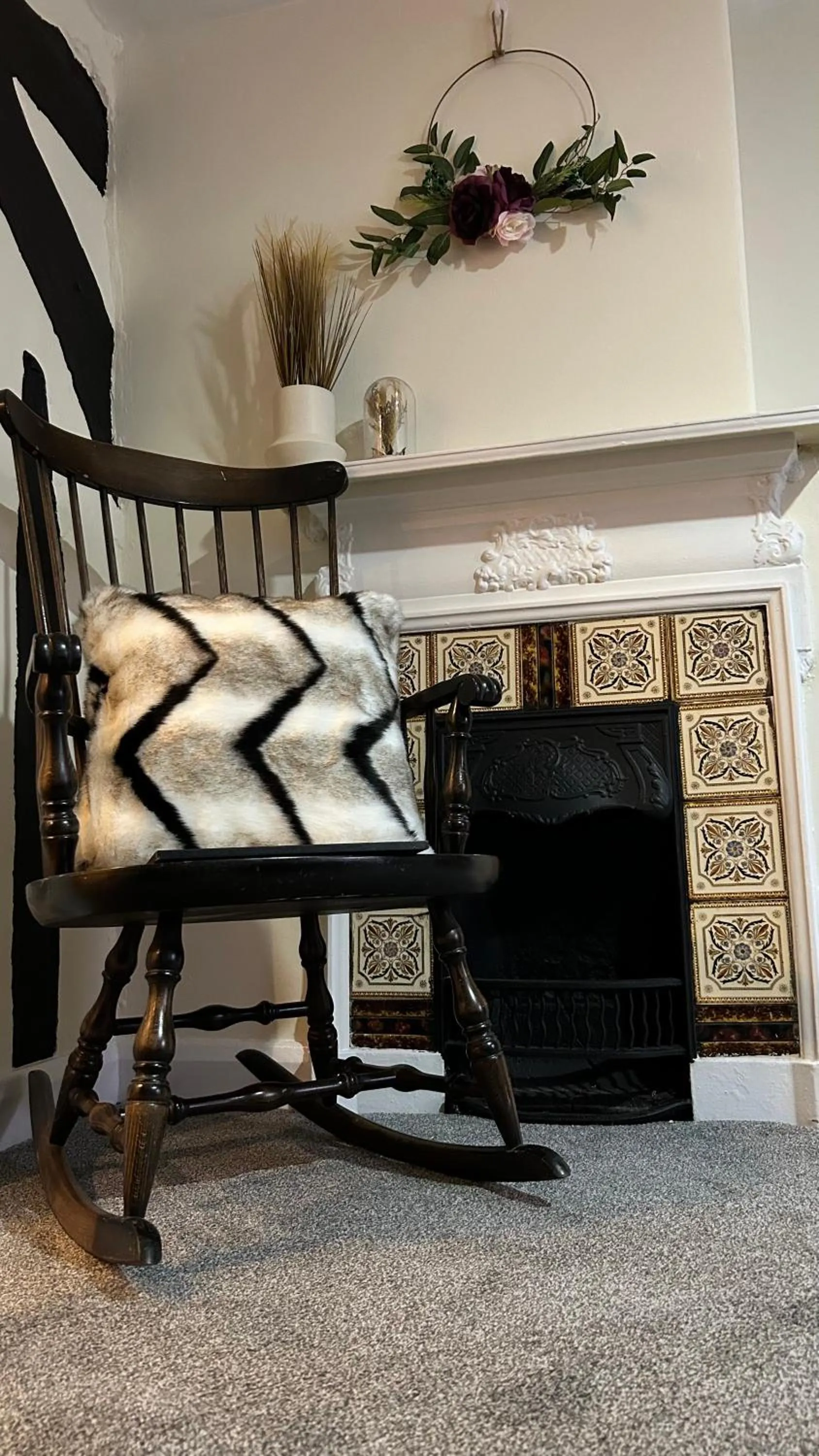 Seating area in Bay Horse