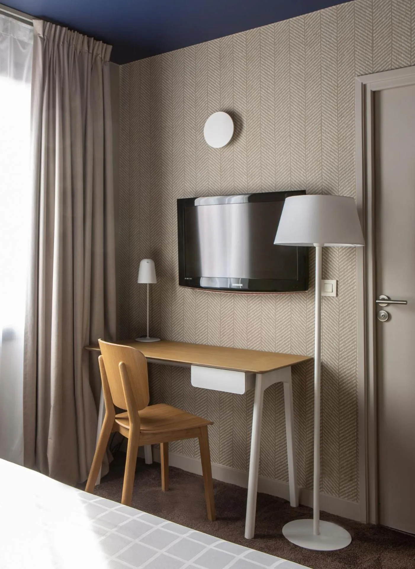 TV and multimedia, Bed in Hôtel Antares & Spa