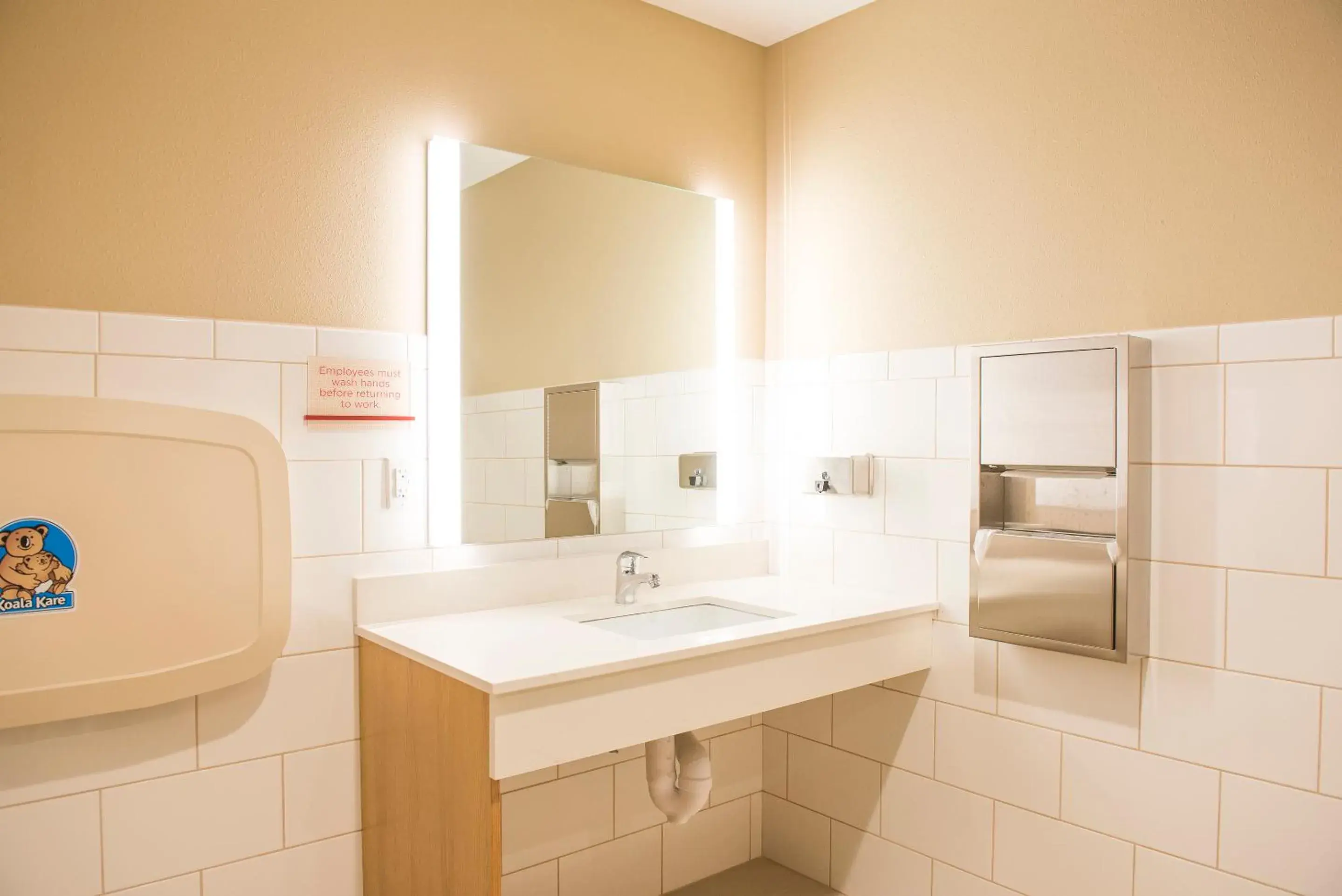 Lobby or reception, Bed in Candlewood Suites Fargo South-Medical Center by IHG Lobby or reception, Bed in Candlewood Suites Fargo South-Medical Center by IHG