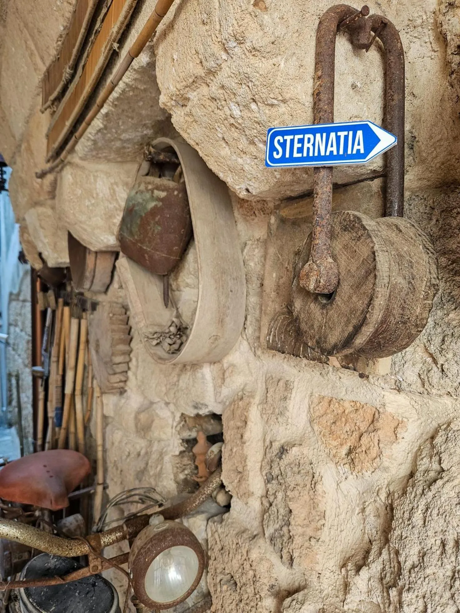 Decorative detail in B&B Pergulea