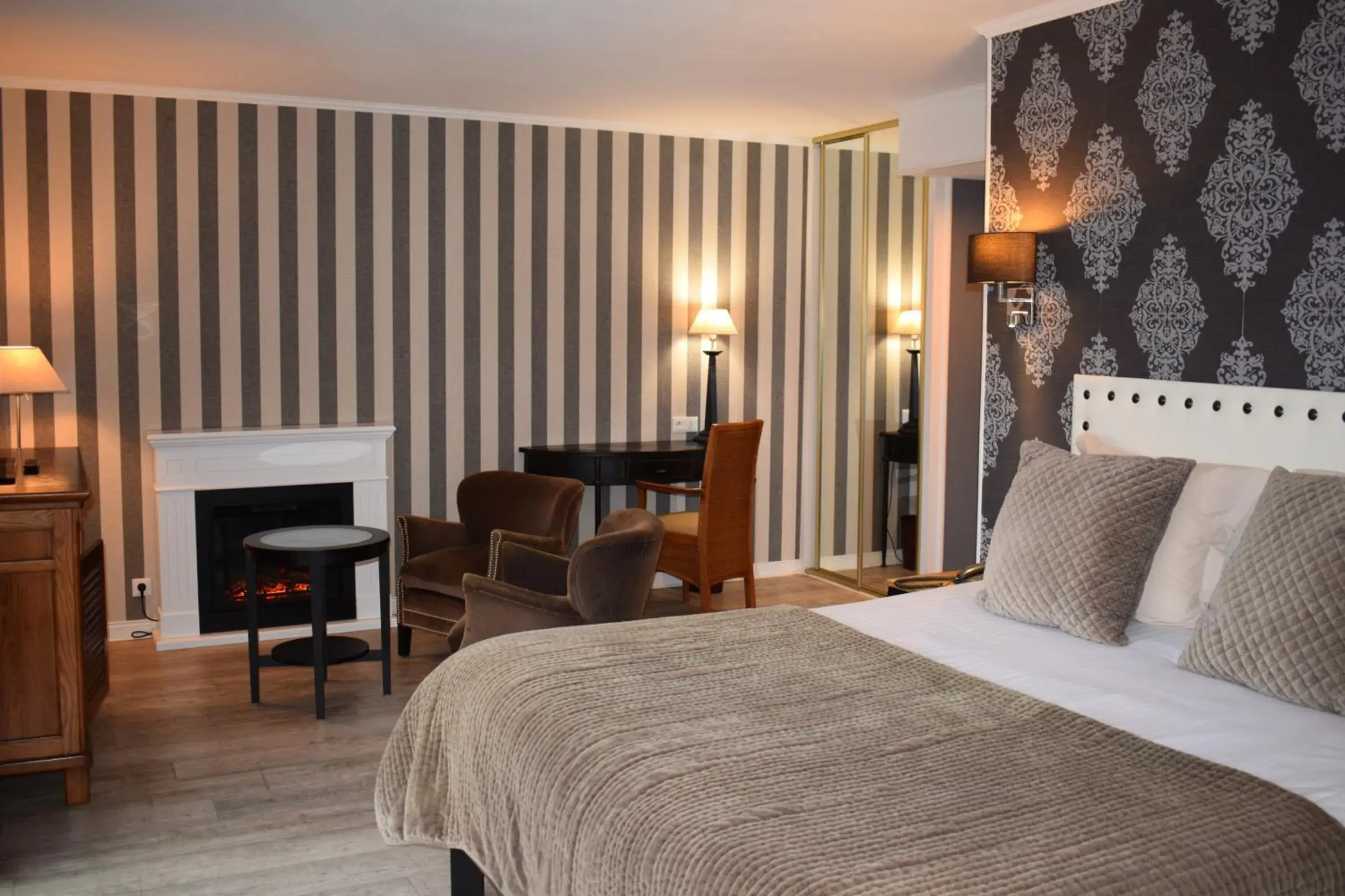 Collection Room in Le Trophée Boutique Hôtel Spa- La Loggia Appart'hôtel Collection Room in Le Trophée Boutique Hôtel Spa- La Loggia Appart'hôtel