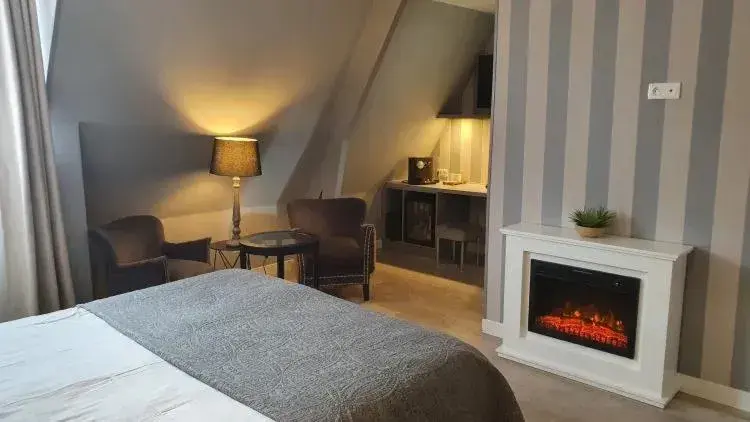 Club Room in Le Trophée Boutique Hôtel Spa- La Loggia Appart'hôtel Club Room in Le Trophée Boutique Hôtel Spa- La Loggia Appart'hôtel