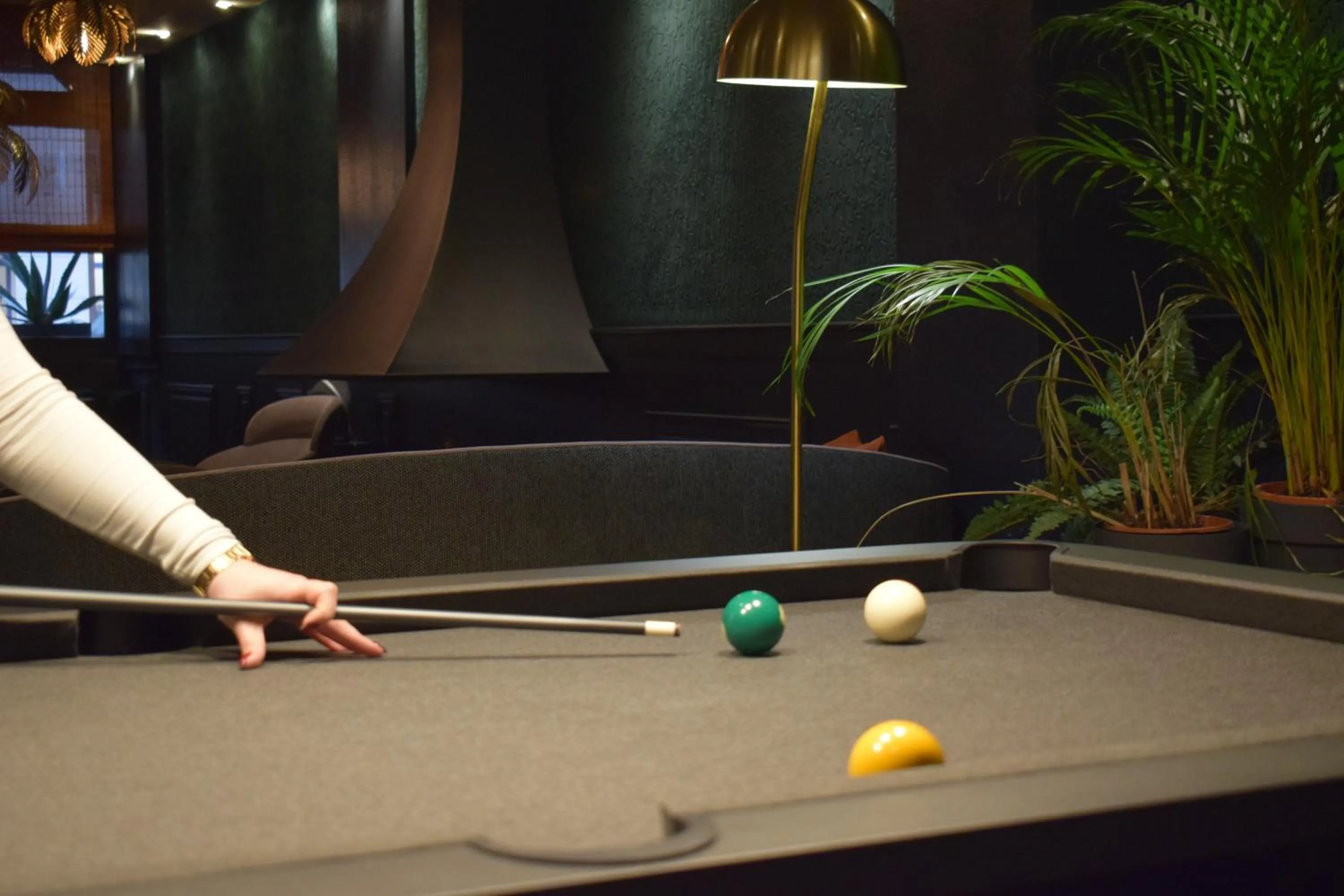 Billiard in Le Trophée Boutique Hôtel Spa- La Loggia Appart'hôtel