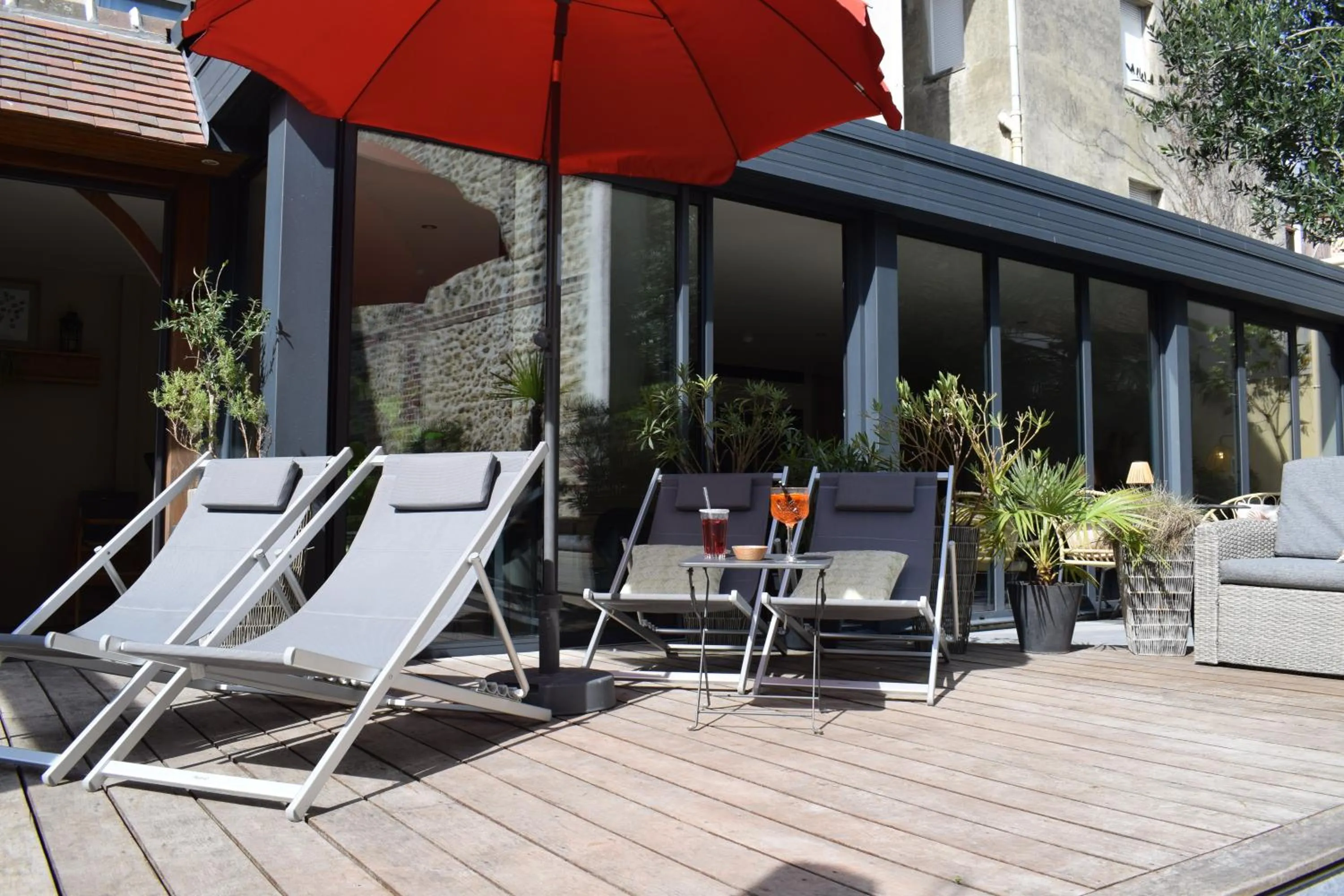 Patio in Le Trophée Boutique Hôtel Spa- La Loggia Appart'hôtel