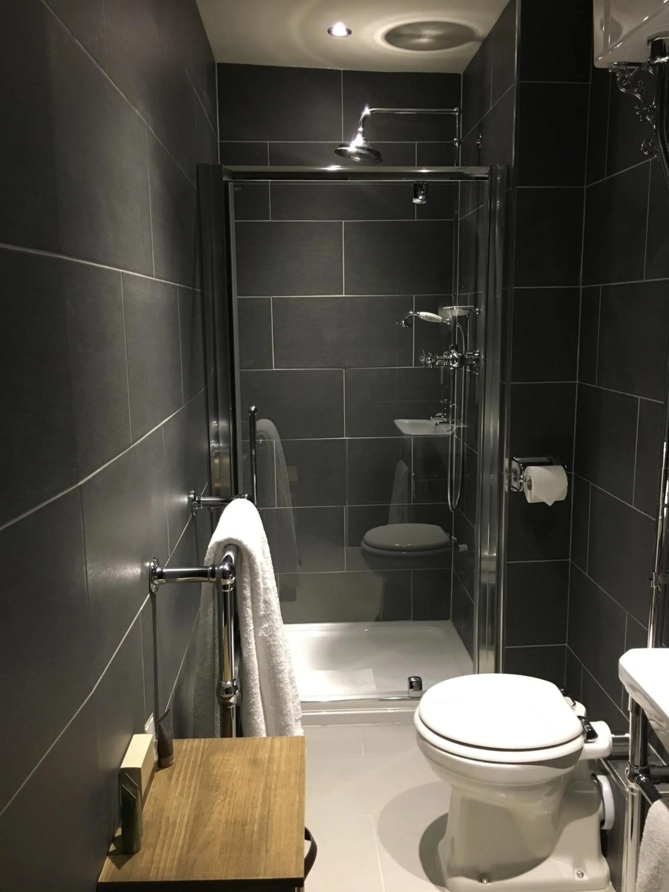 The Lion Hotel - Pub & Restaurant