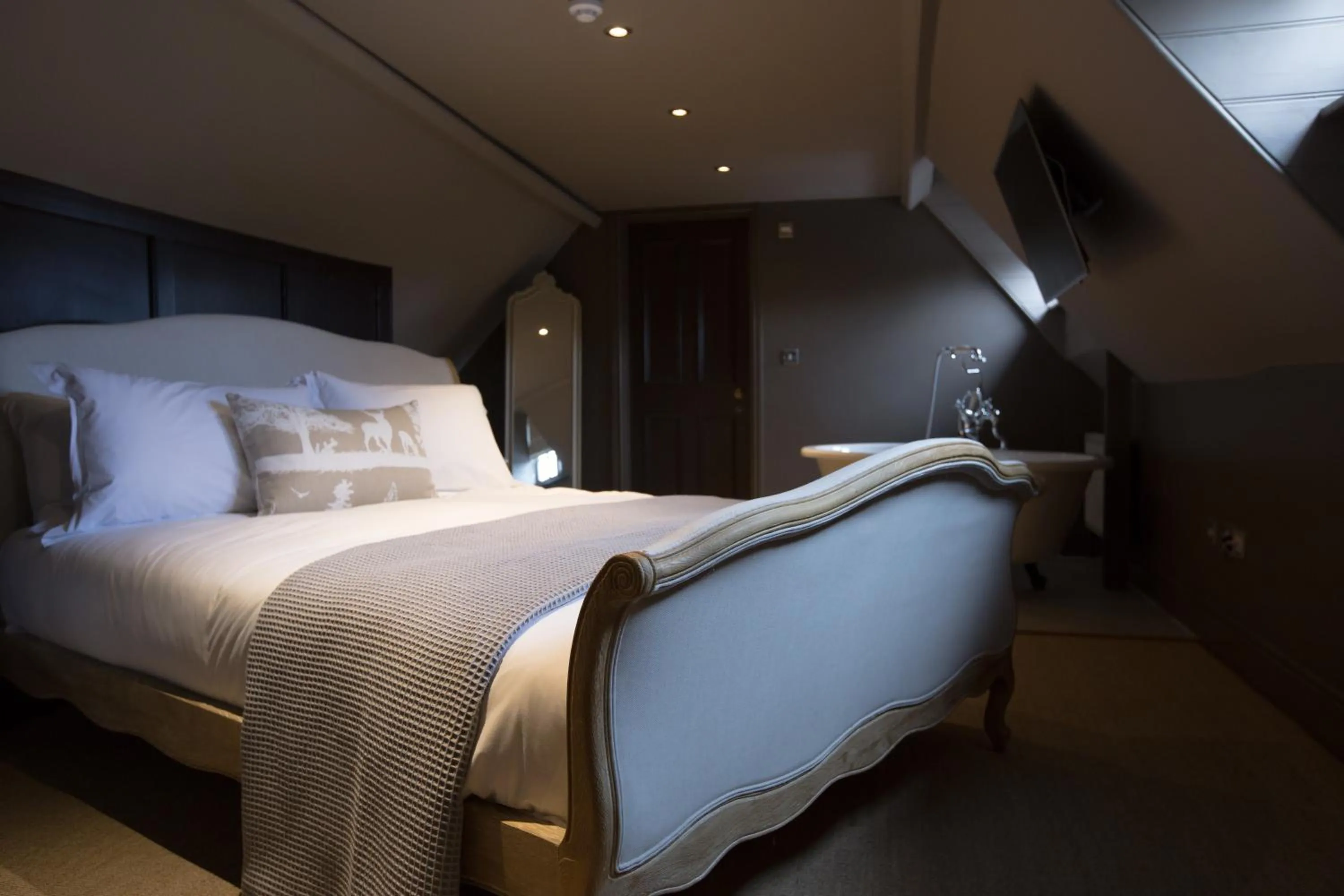 Bed in The Lion Hotel - Pub & Restaurant