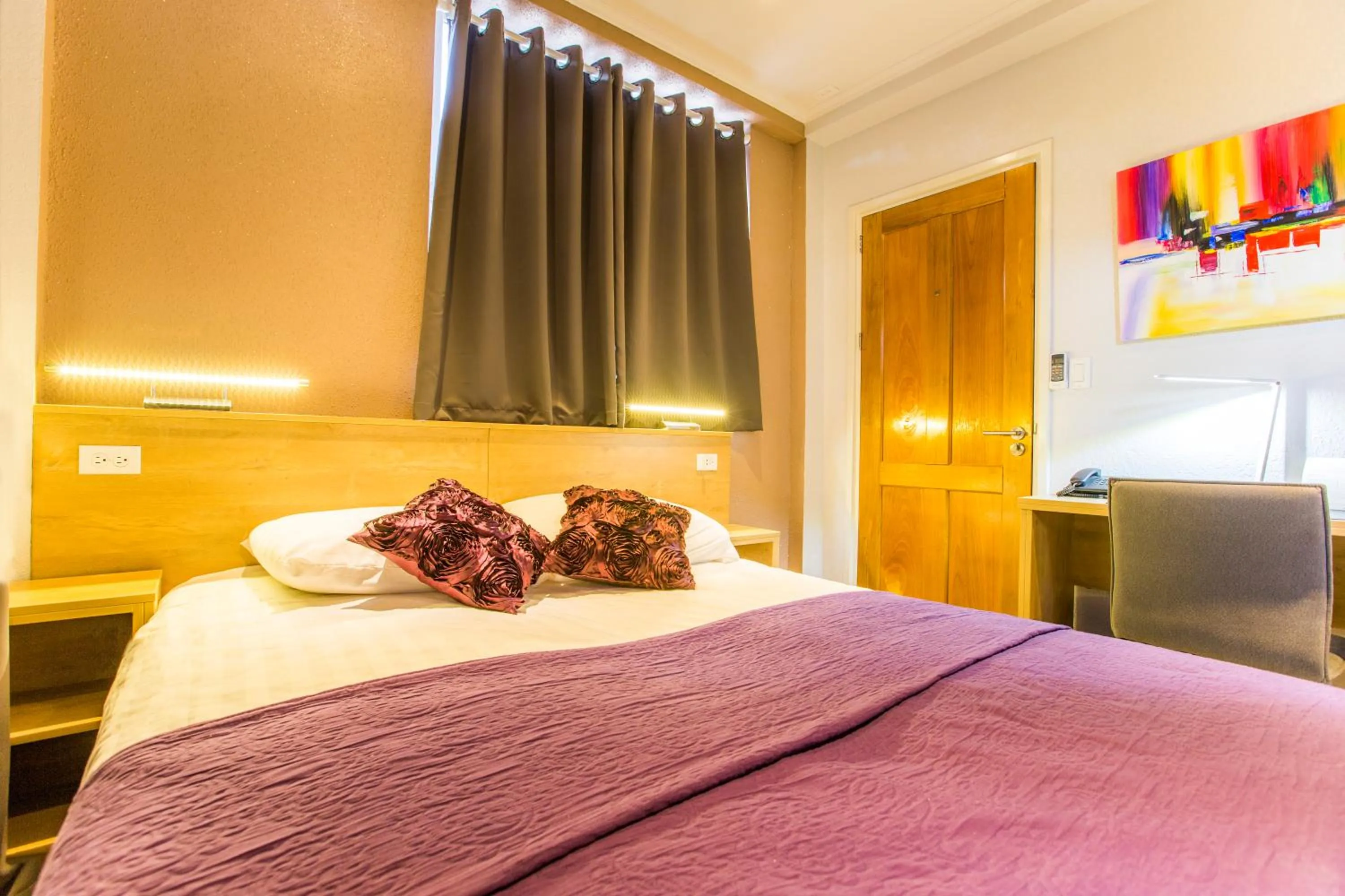 Photo of the whole room, Bed in Q-Inn Boutique Hotel