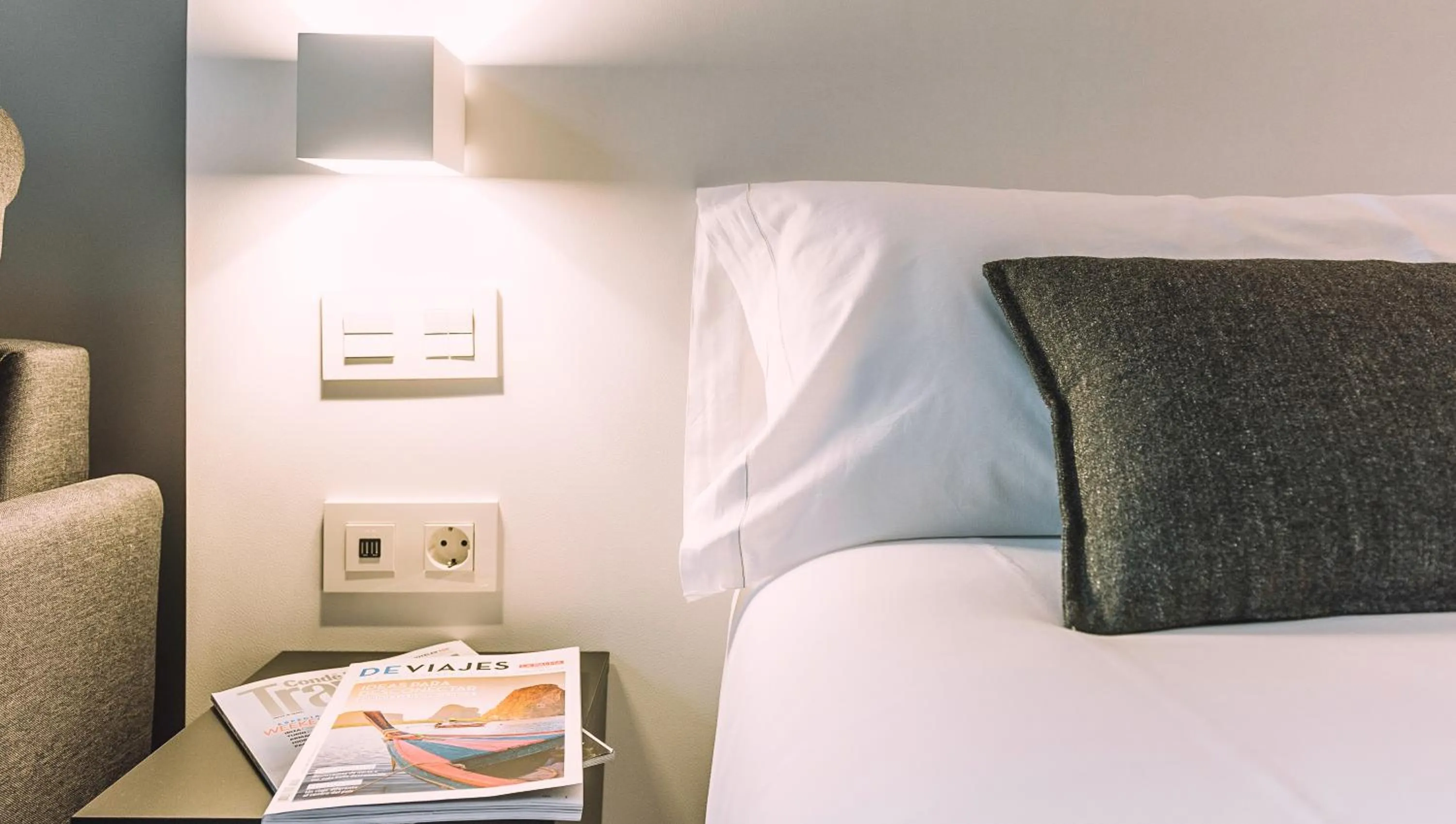 Decorative detail, Bed in Pension Txingurri