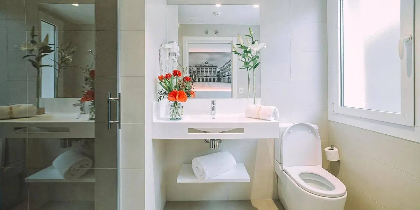 Toilet in Pension Txingurri Toilet in Pension Txingurri