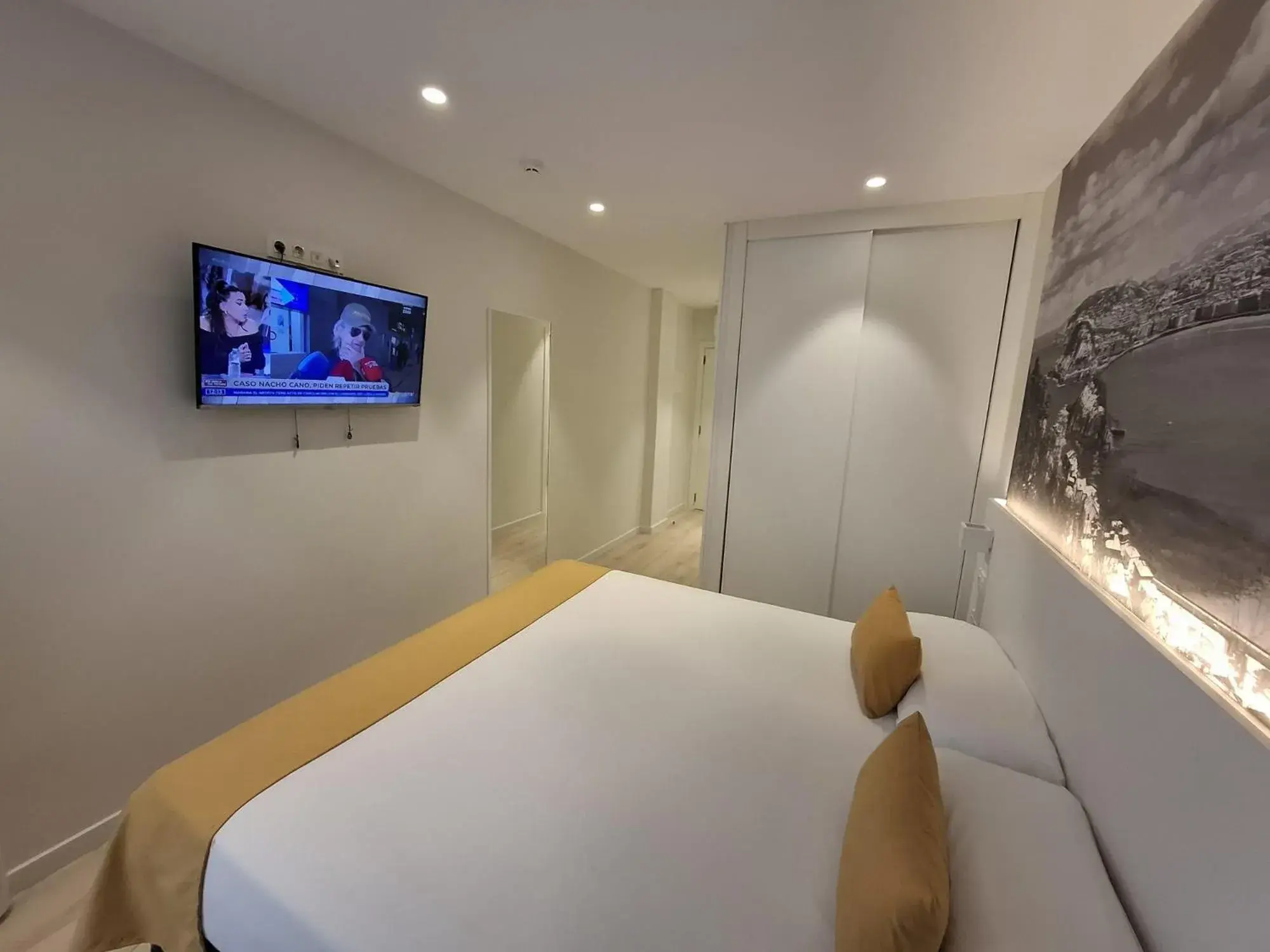 Economy Double Room in Pension Txingurri Economy Double Room in Pension Txingurri