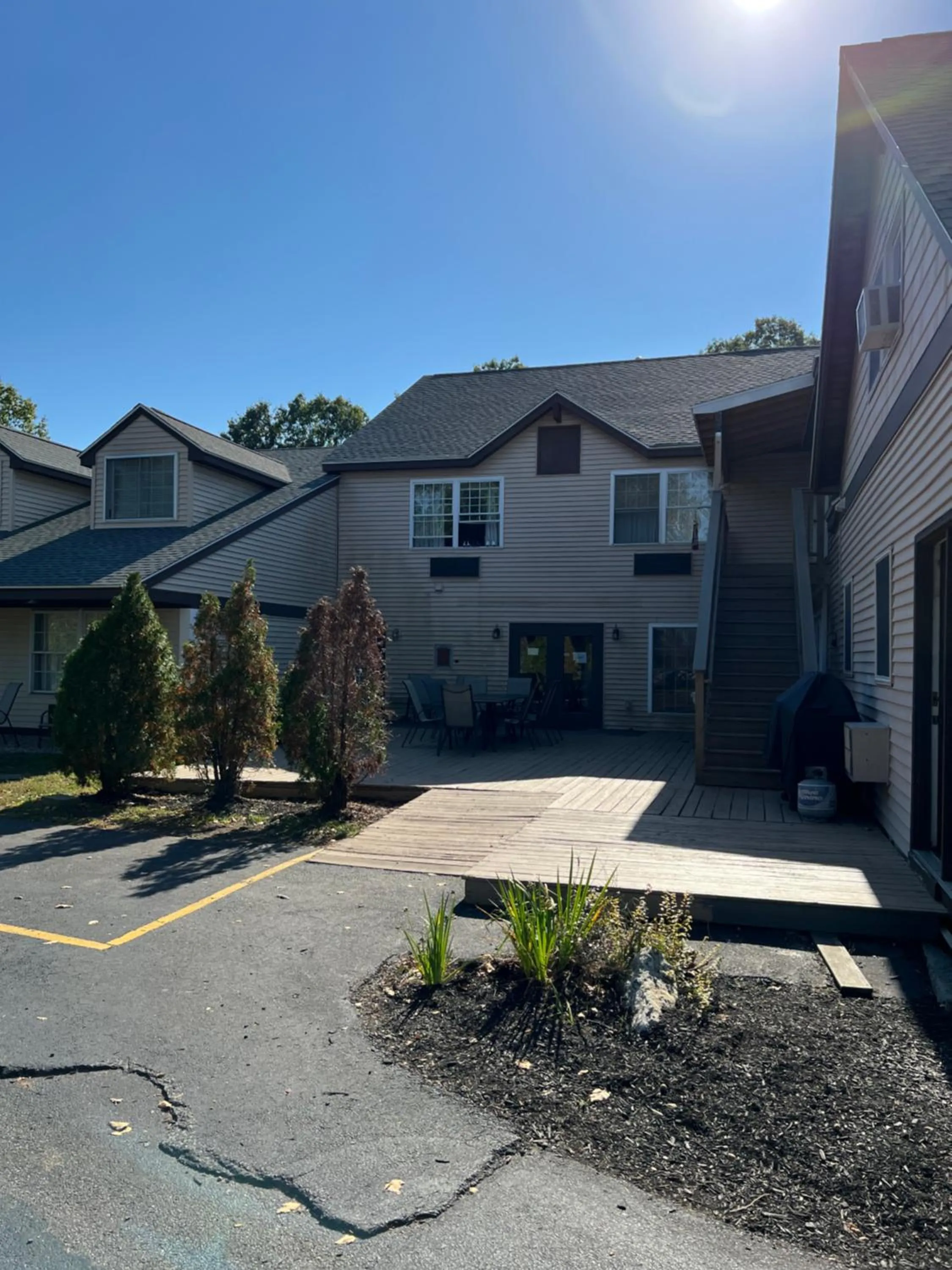 Property building in Casco Bay Inn