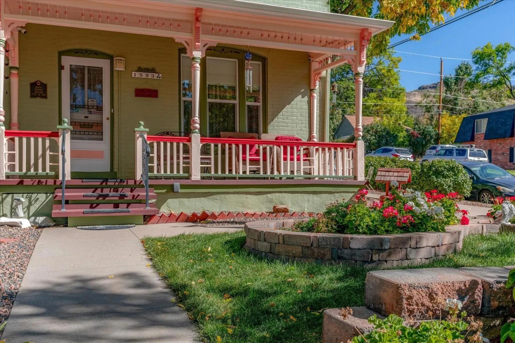 Property building in The Silk Pincushion