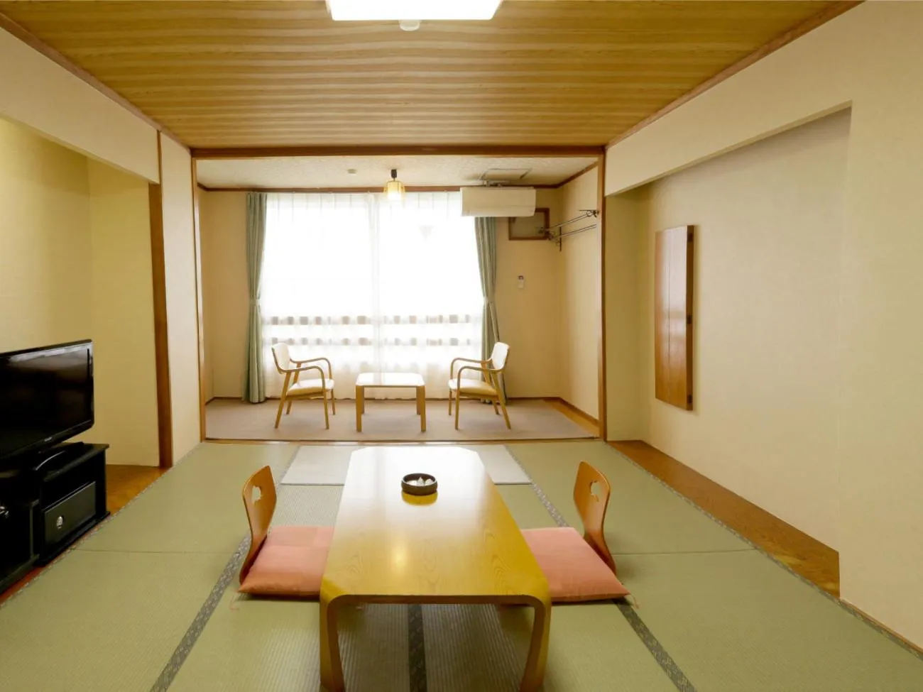 Photo of the whole room in Villa Inawashiro