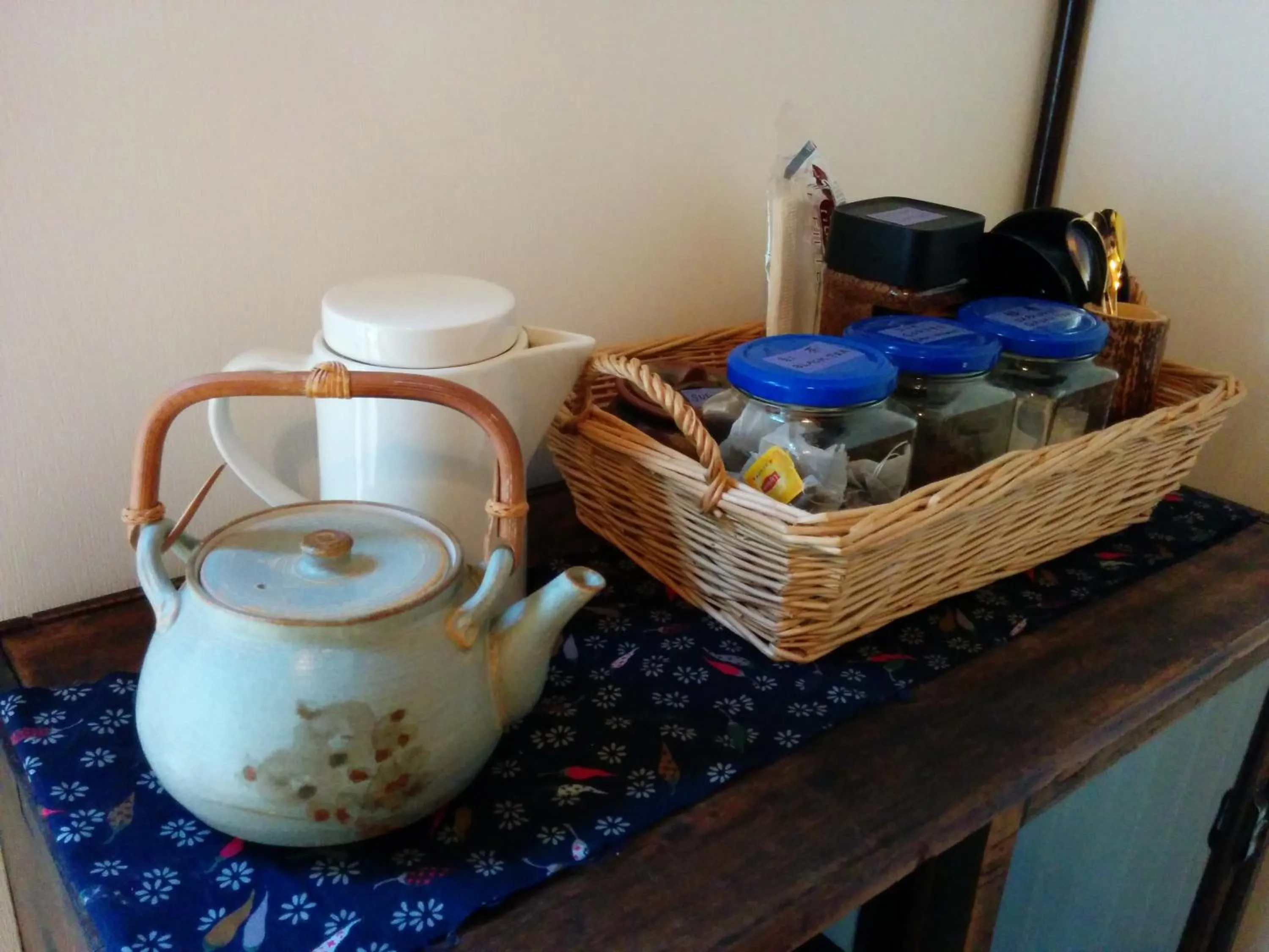Coffee/tea facilities in Murasakino Guesthouse