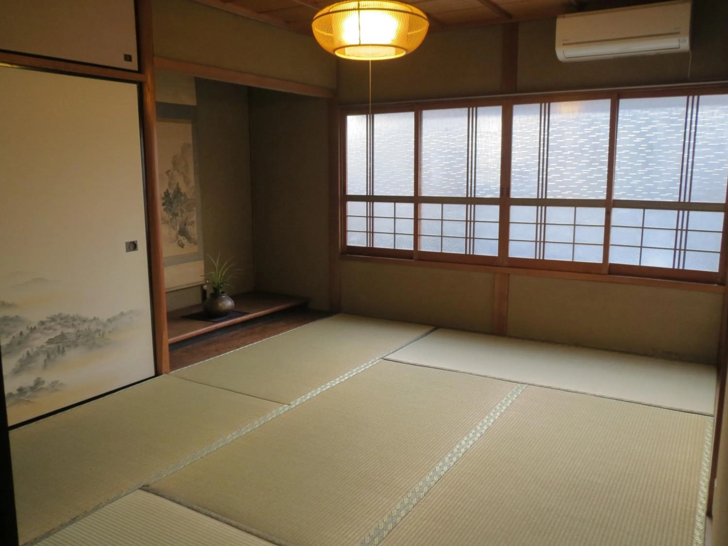 Photo of the whole room, Bed in Murasakino Guesthouse