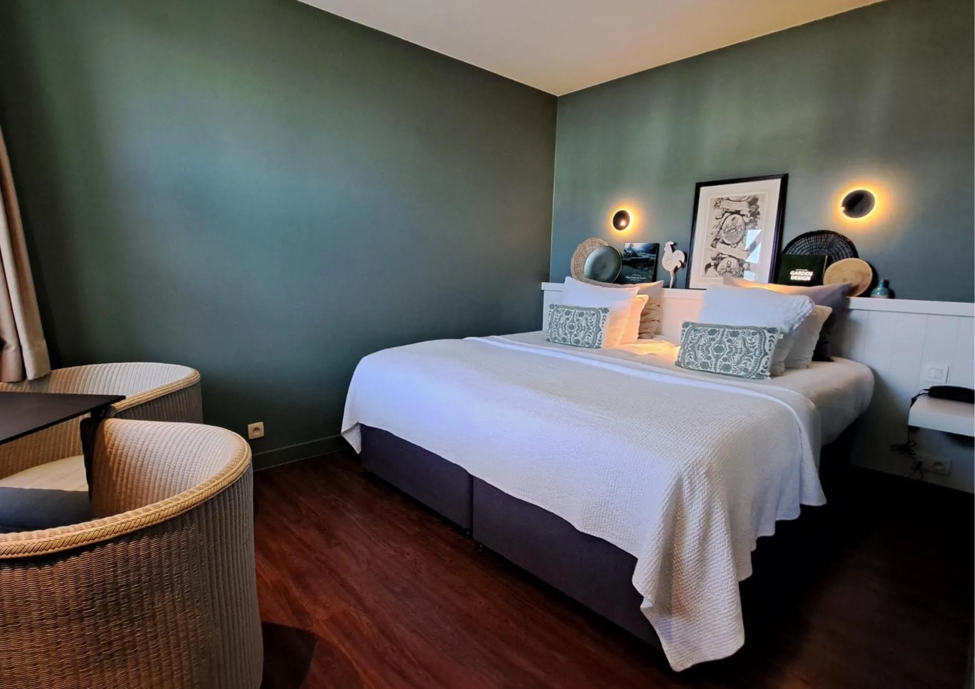 Bedroom, Bed in Hotel Montanus