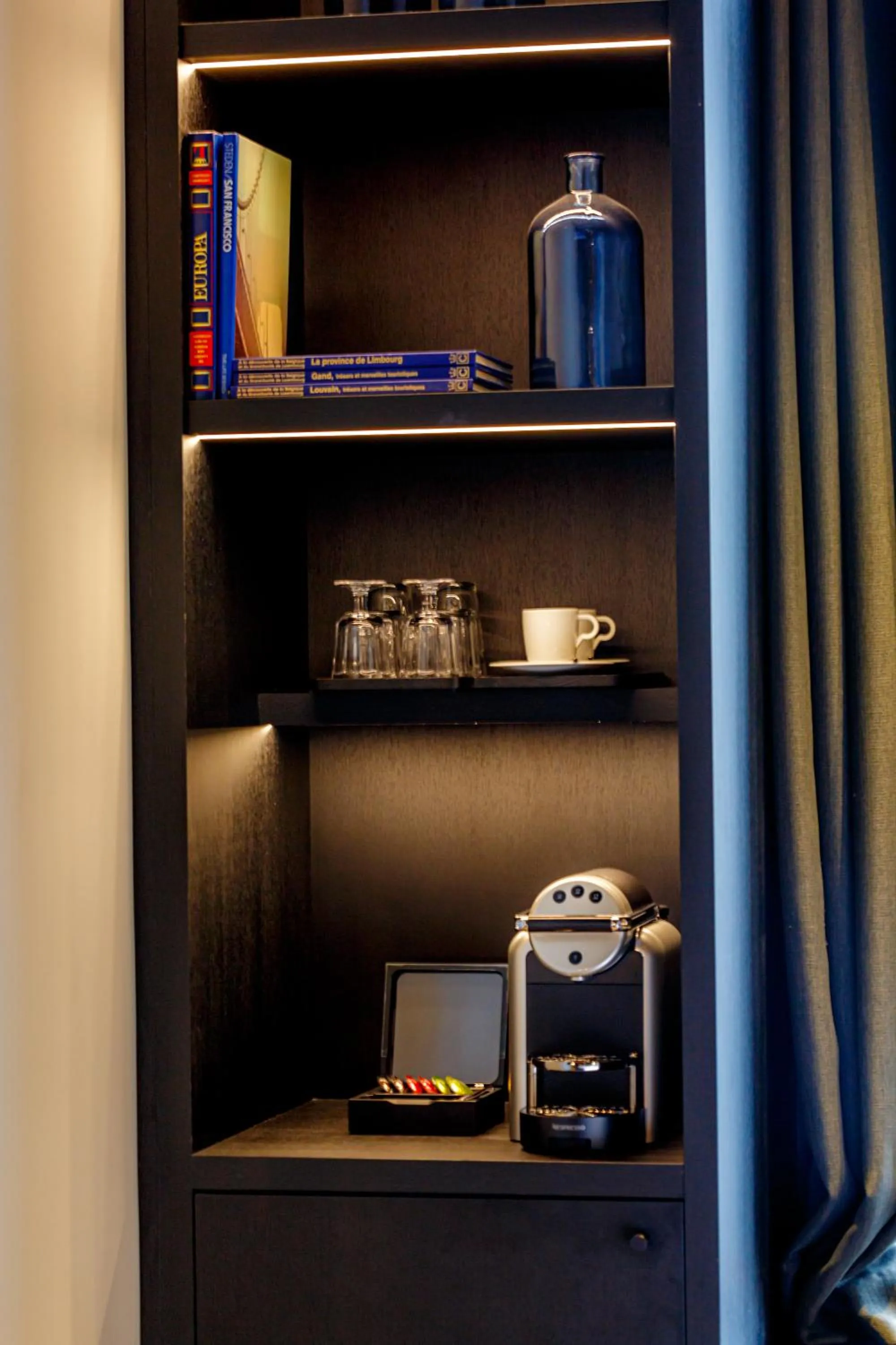 Coffee/tea facilities in Hotel Montanus