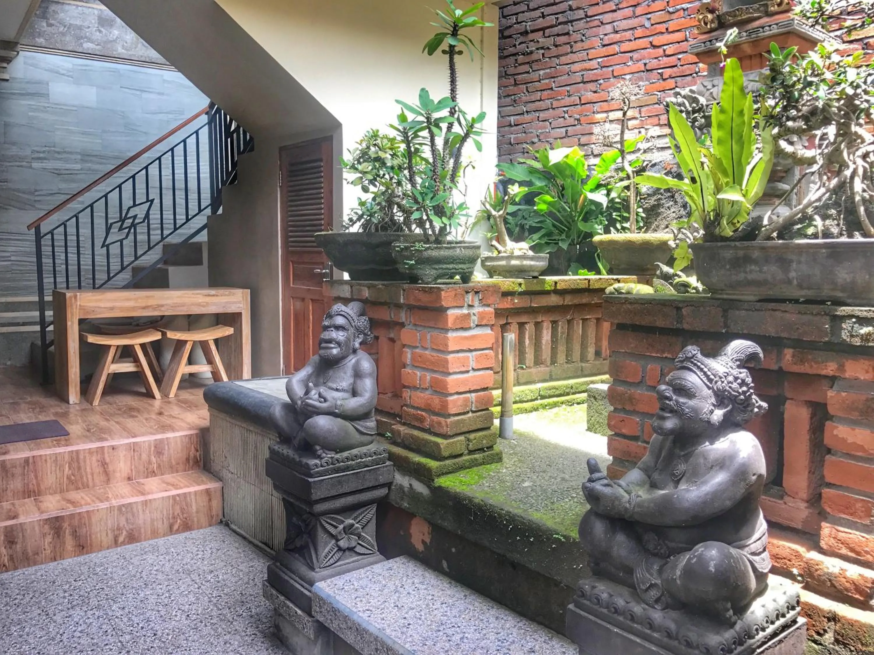 Area and facilities in Sapta House