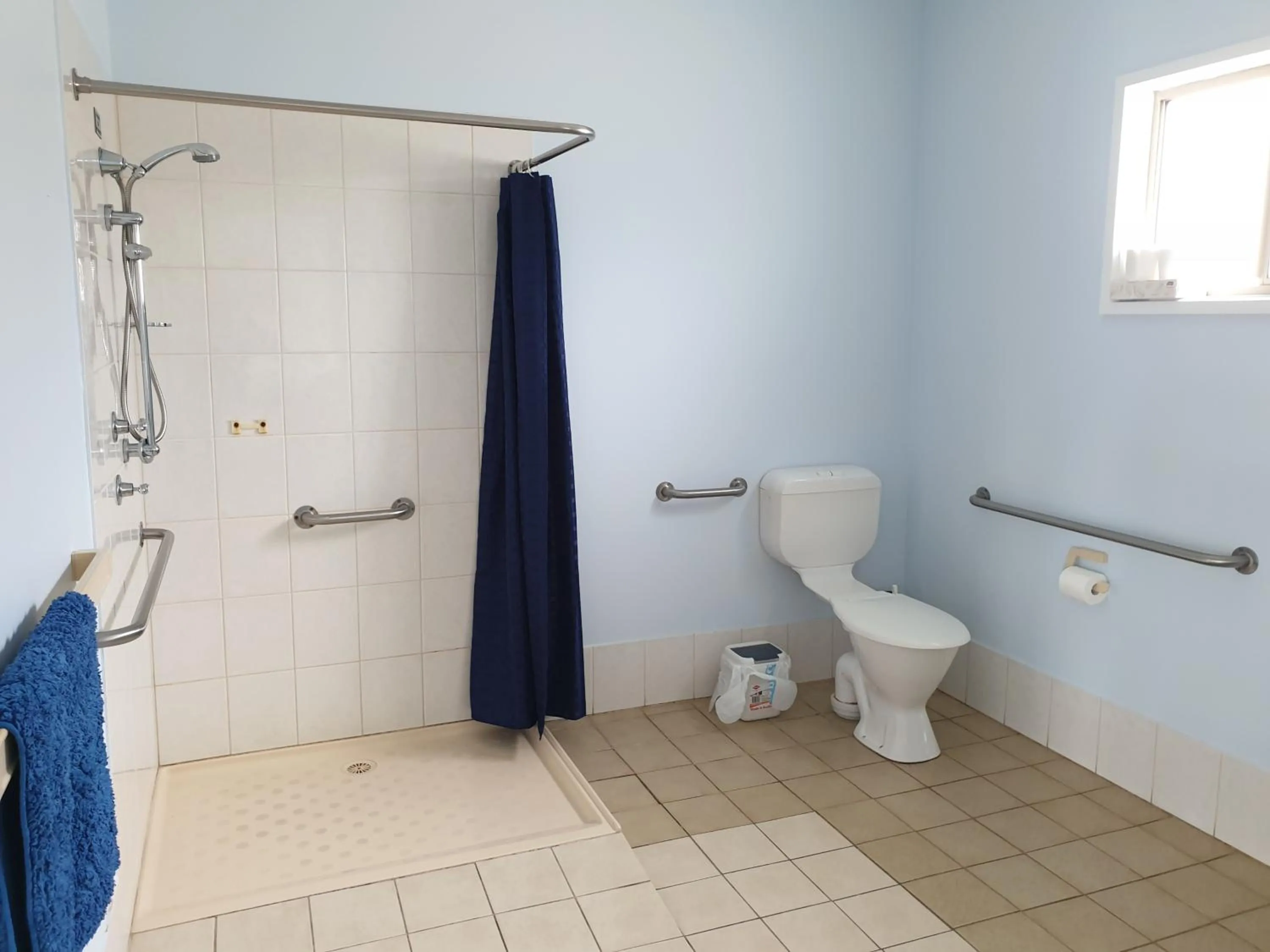 Bathroom in Marion Bay Holiday Villas