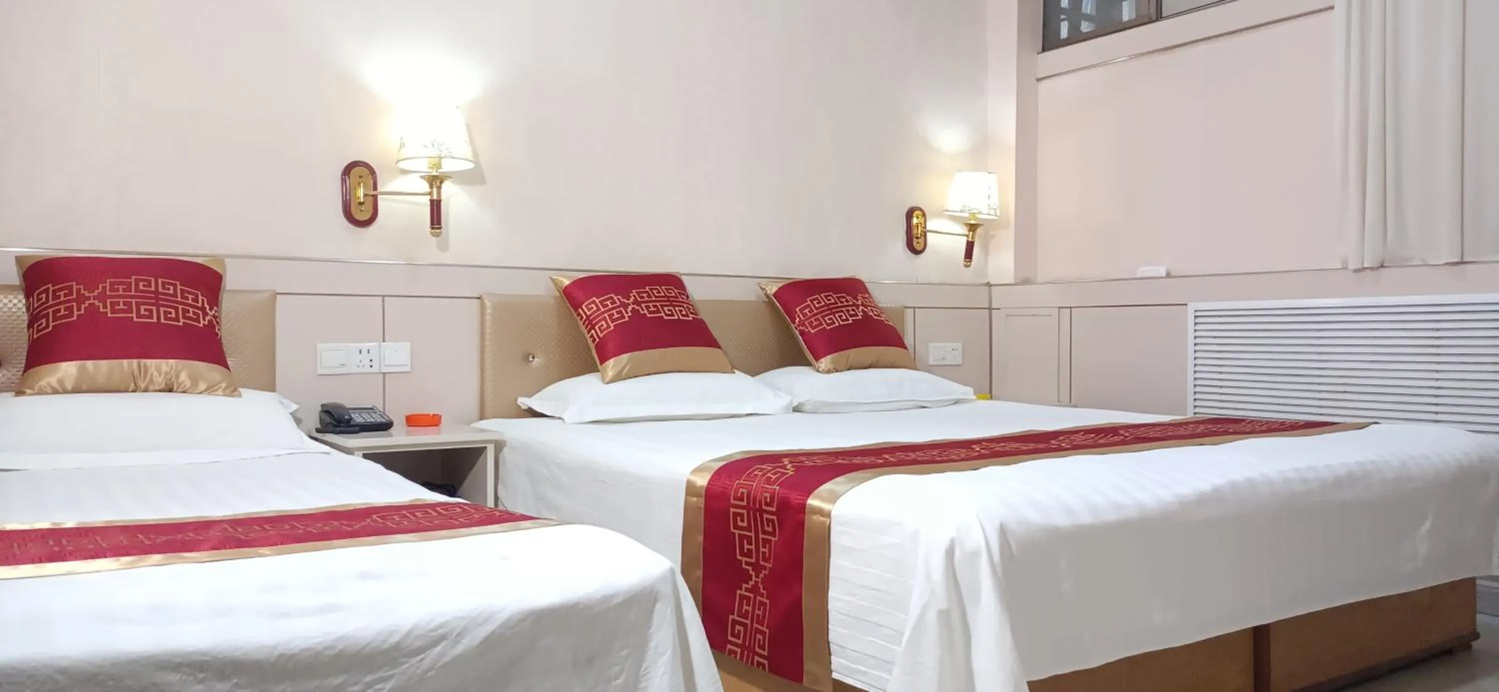 Bed in Qufu Garden Hotel