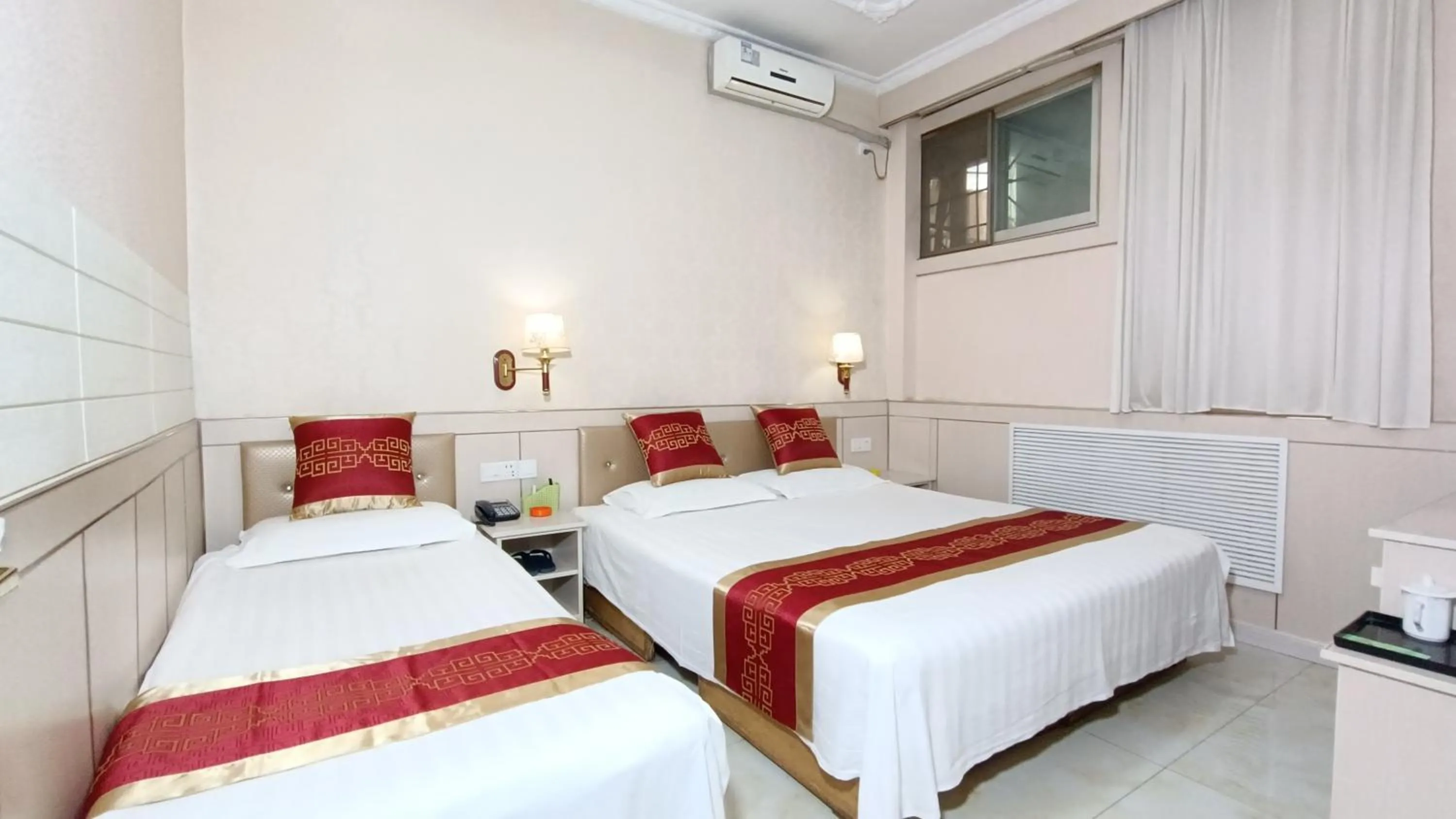 Bed in Qufu Garden Hotel