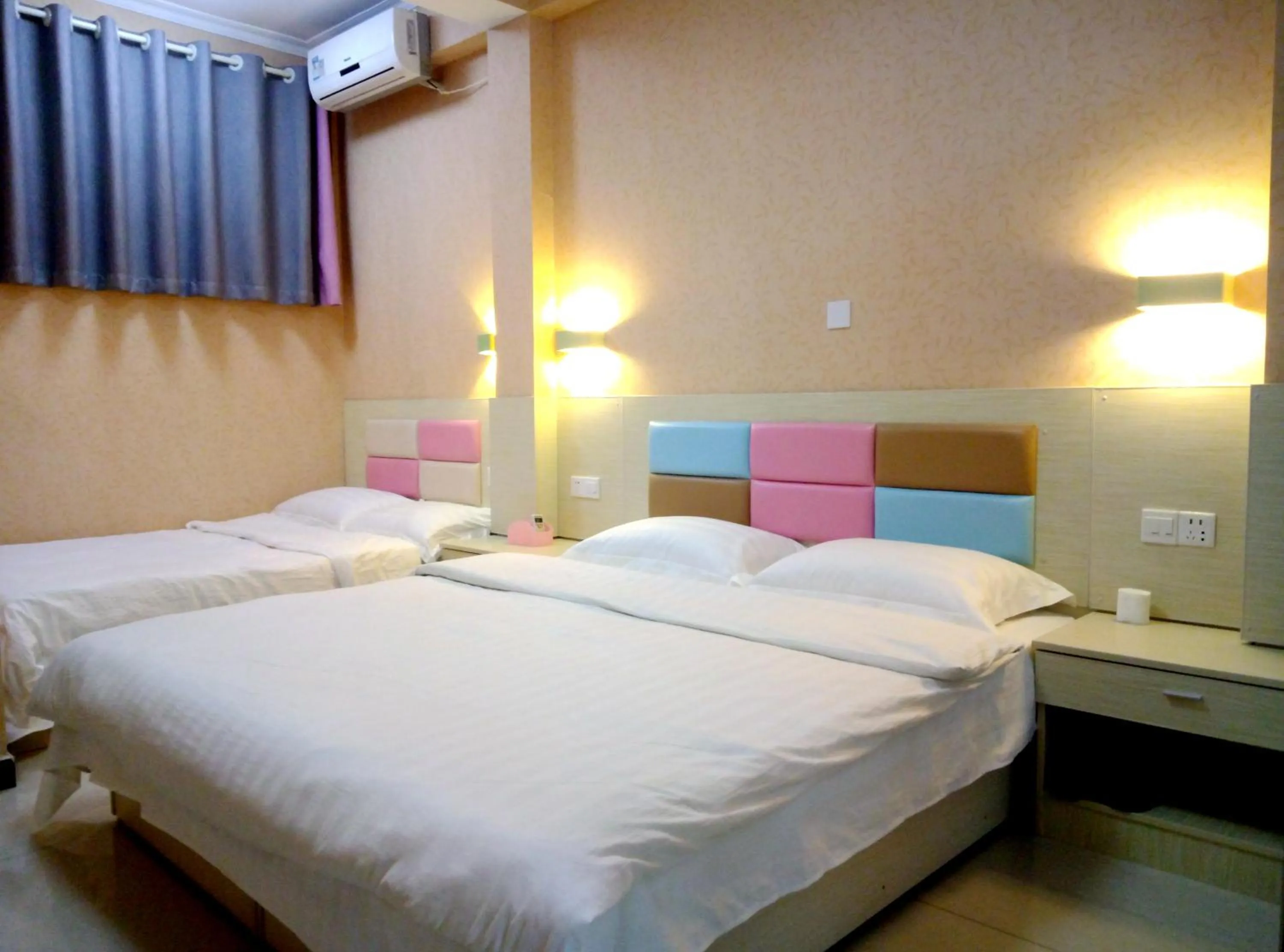 Decorative detail, Bed in Qufu Garden Hotel