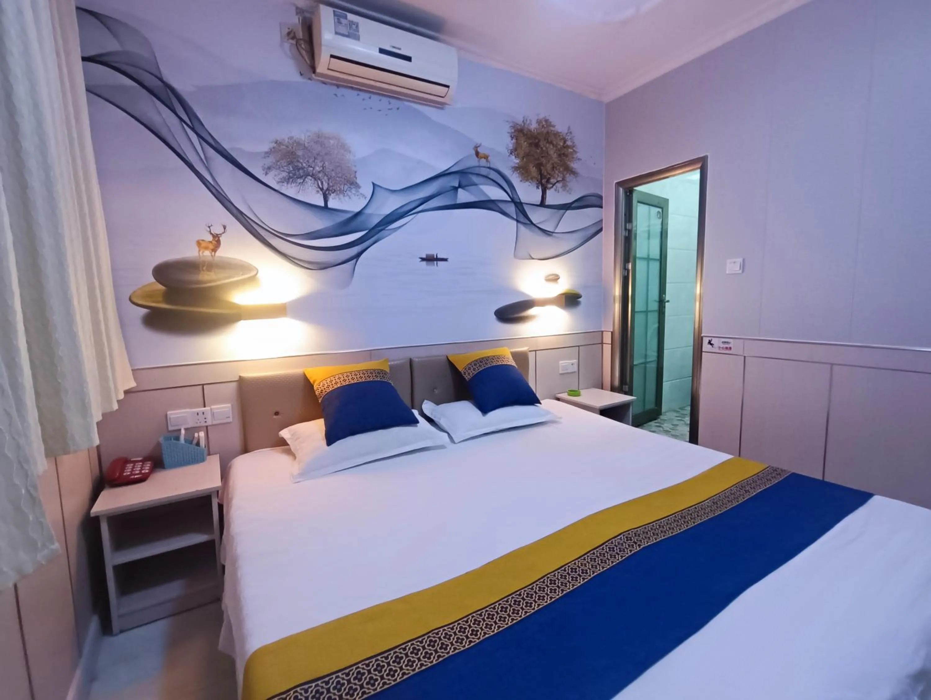 Photo of the whole room, Bed in Qufu Garden Hotel