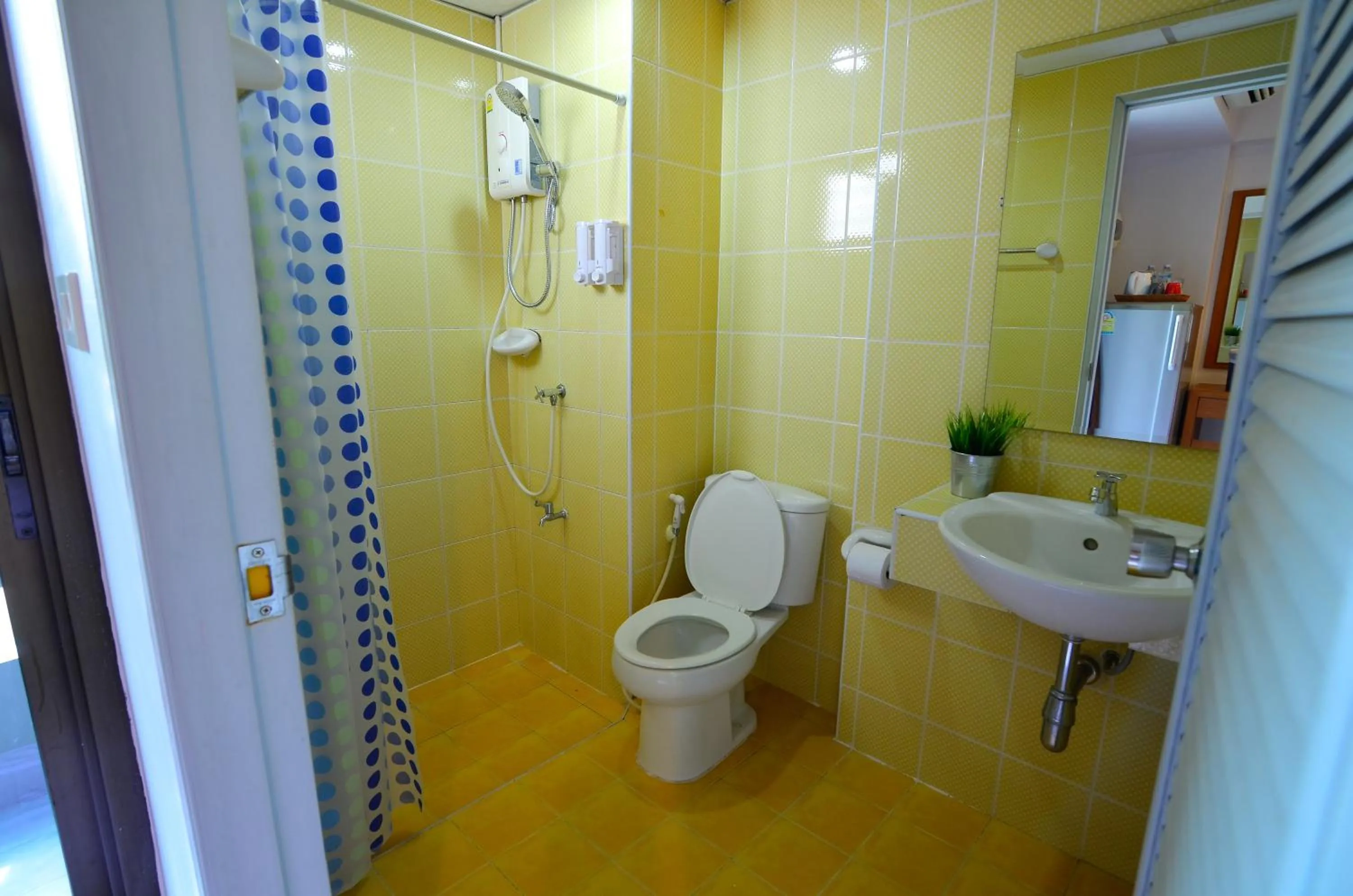 Bathroom in BJ Boutique